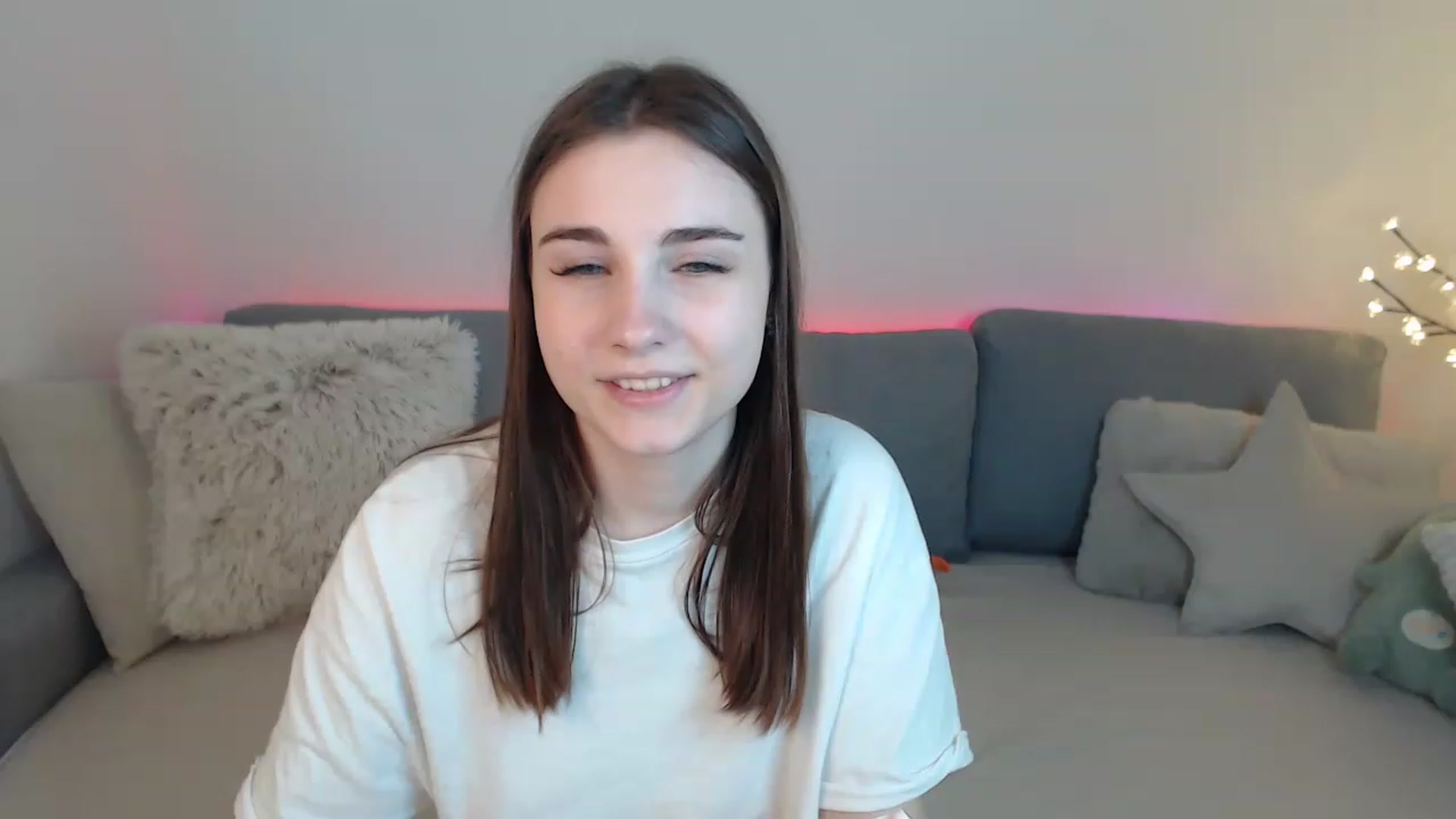 Gallery image thumbnail from LaneyGrey's myfreecams stream on, 04/04/2023, 12:13 image 4 of 20