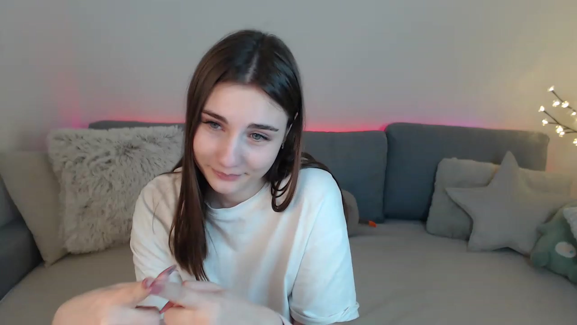 Gallery image thumbnail from LaneyGrey's myfreecams stream on, 04/04/2023, 12:13 image 13 of 20