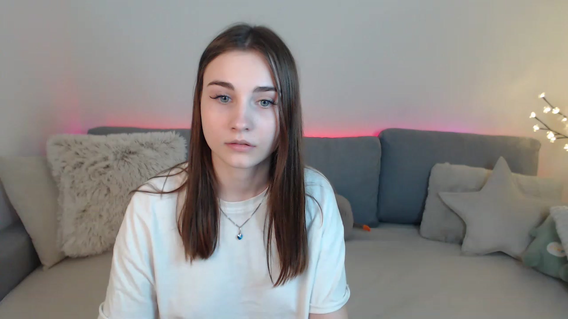 Gallery image thumbnail from LaneyGrey's myfreecams stream on, 04/04/2023, 12:32 image 3 of 20