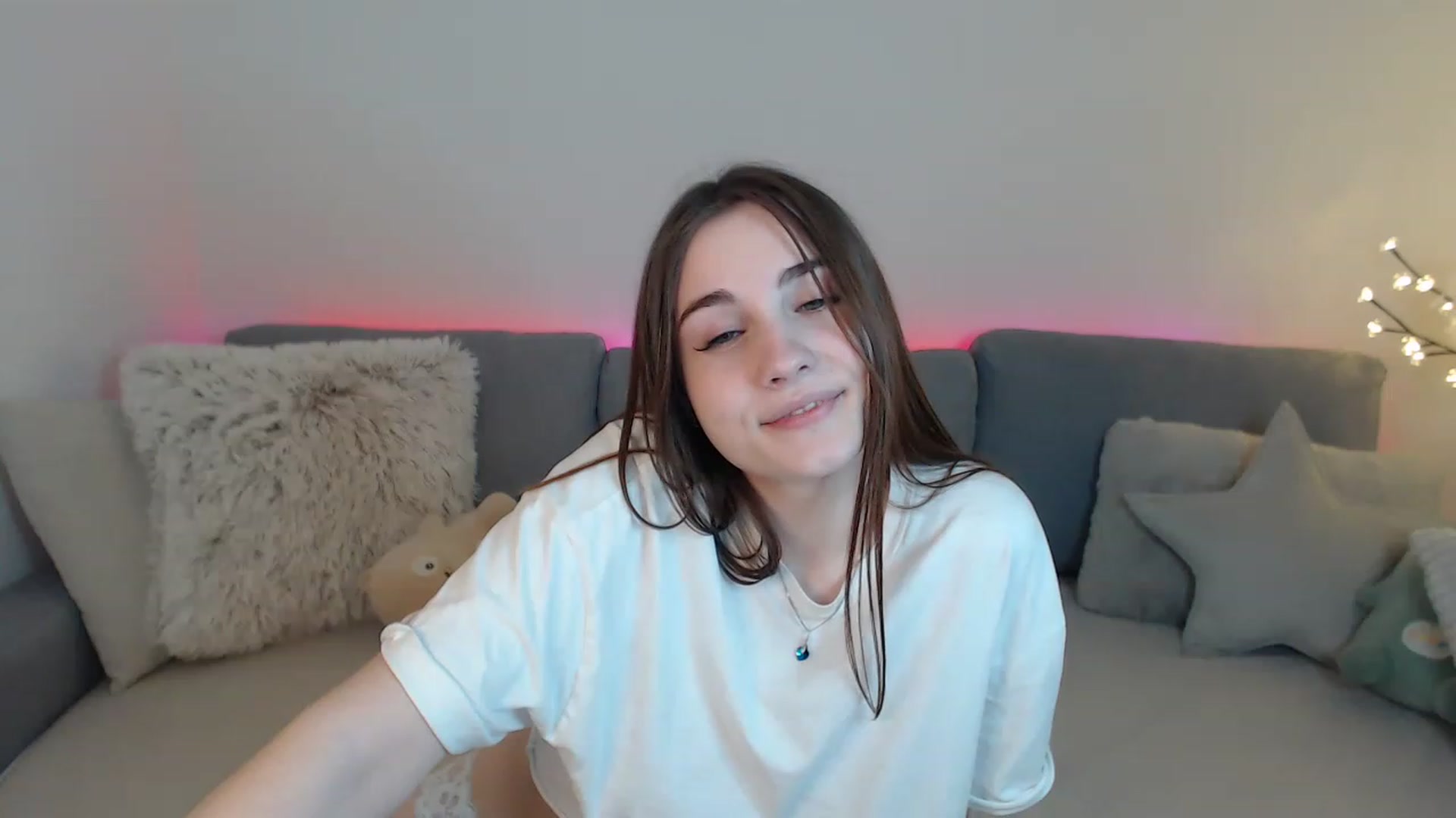 Gallery image thumbnail from LaneyGrey's myfreecams stream on, 04/04/2023, 12:32 image 16 of 20