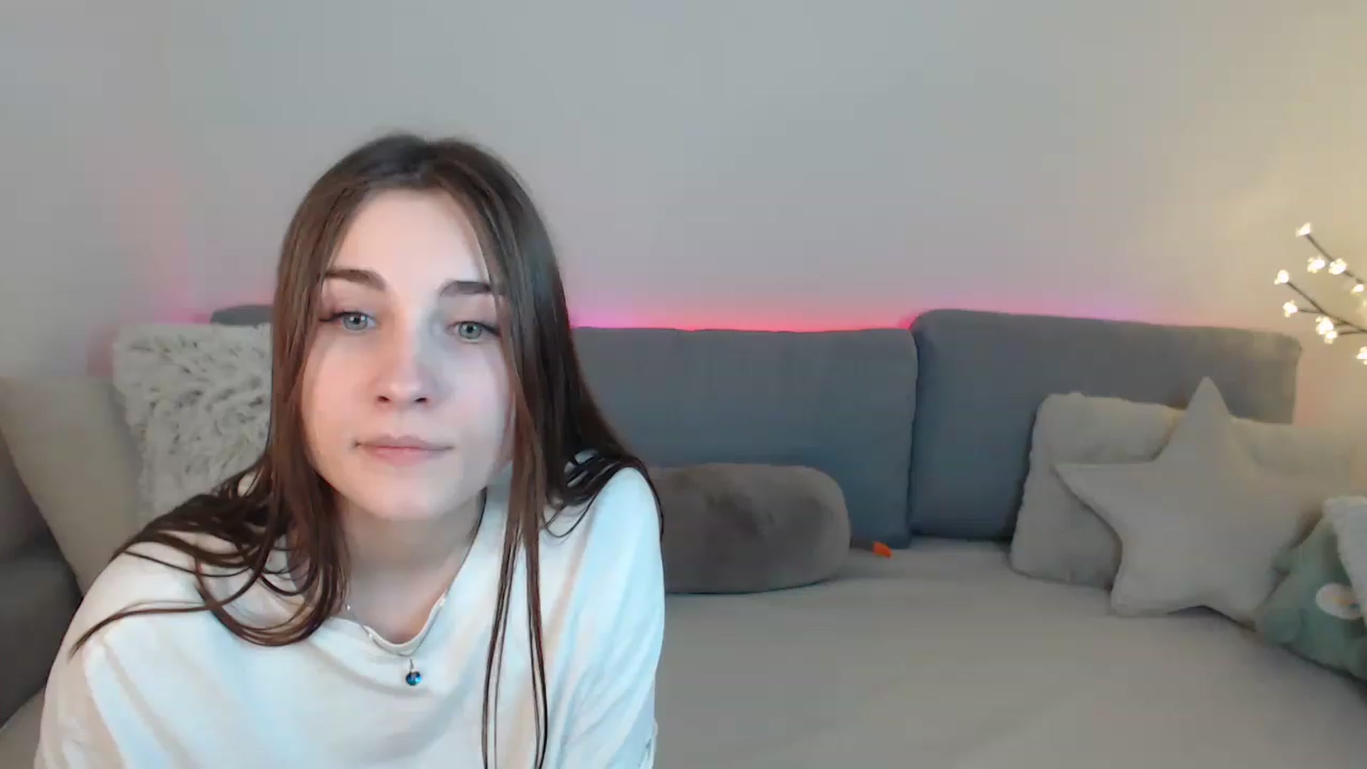 Gallery image thumbnail from LaneyGrey's myfreecams stream on, 04/04/2023, 12:32 image 17 of 20
