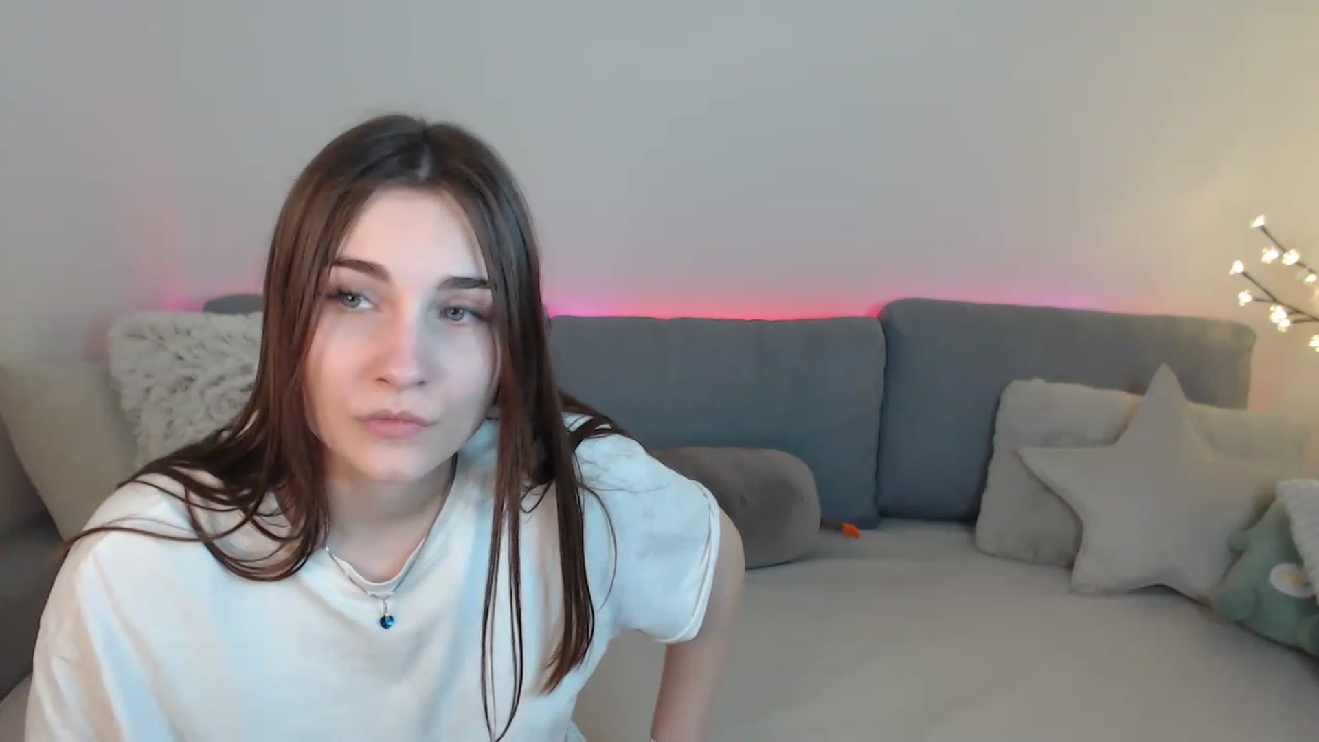Gallery image thumbnail from LaneyGrey's myfreecams stream on, 04/04/2023, 12:32 image 18 of 20