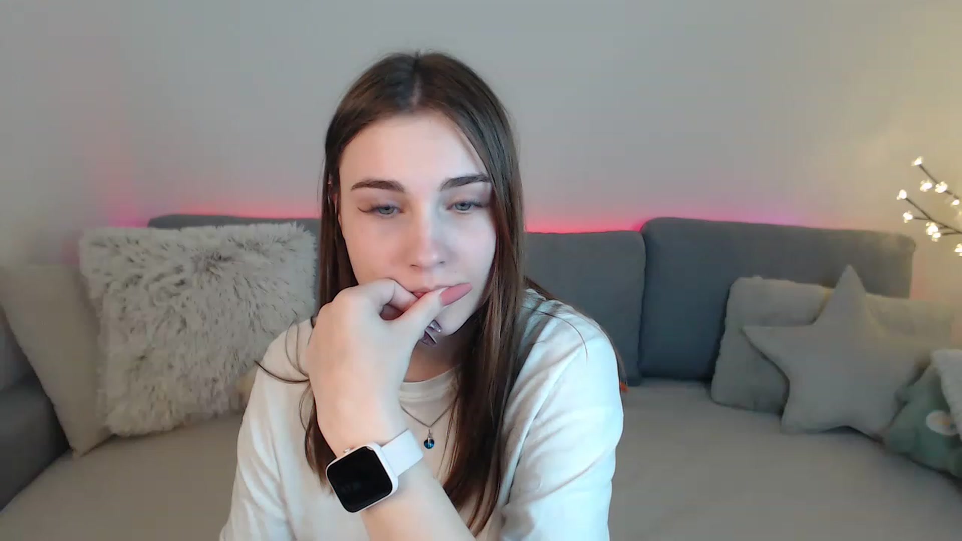Gallery image thumbnail from LaneyGrey's myfreecams stream on, 04/04/2023, 12:32 image 5 of 20
