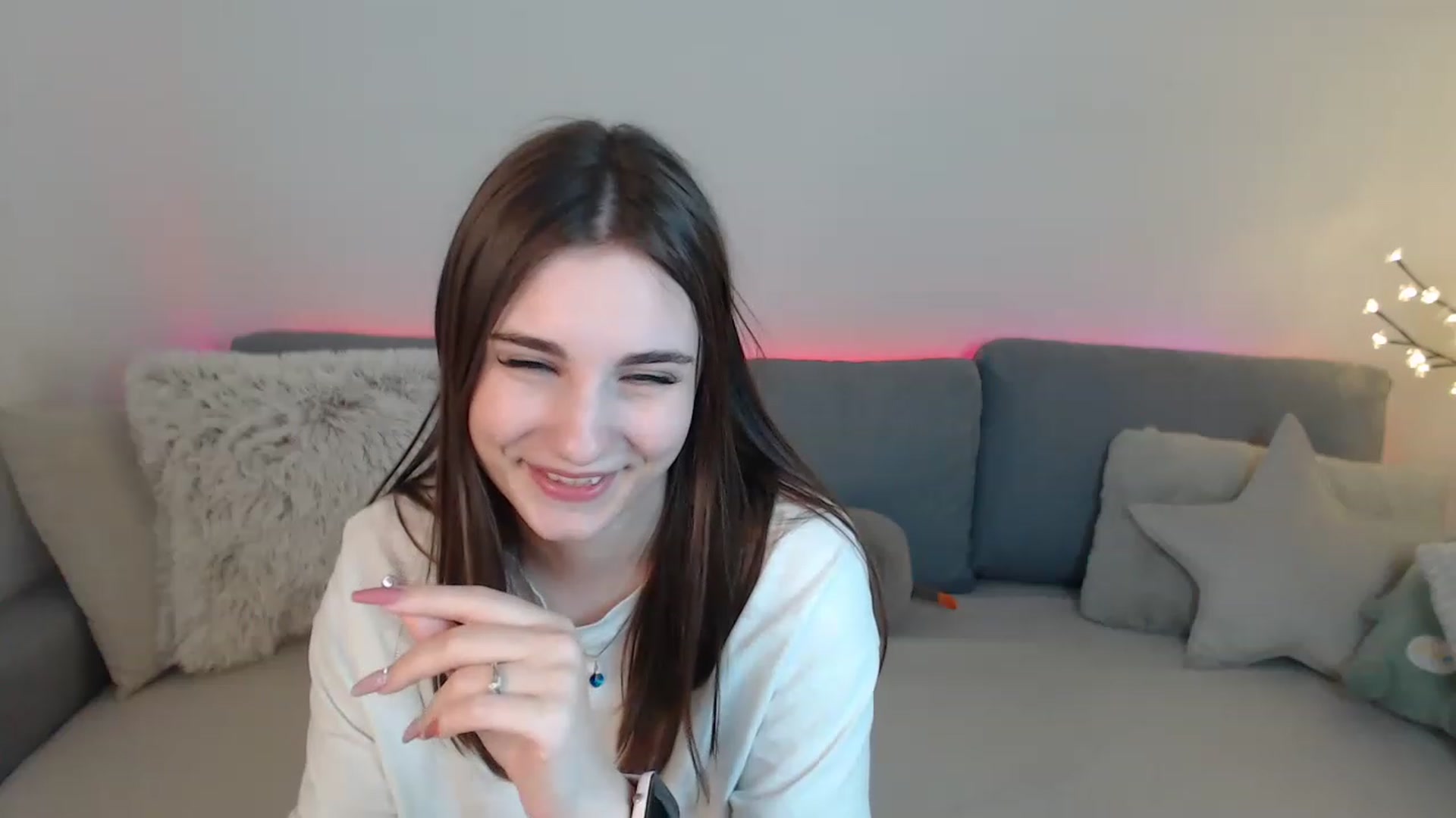 Gallery image thumbnail from LaneyGrey's myfreecams stream on, 04/04/2023, 13:49 image 13 of 20