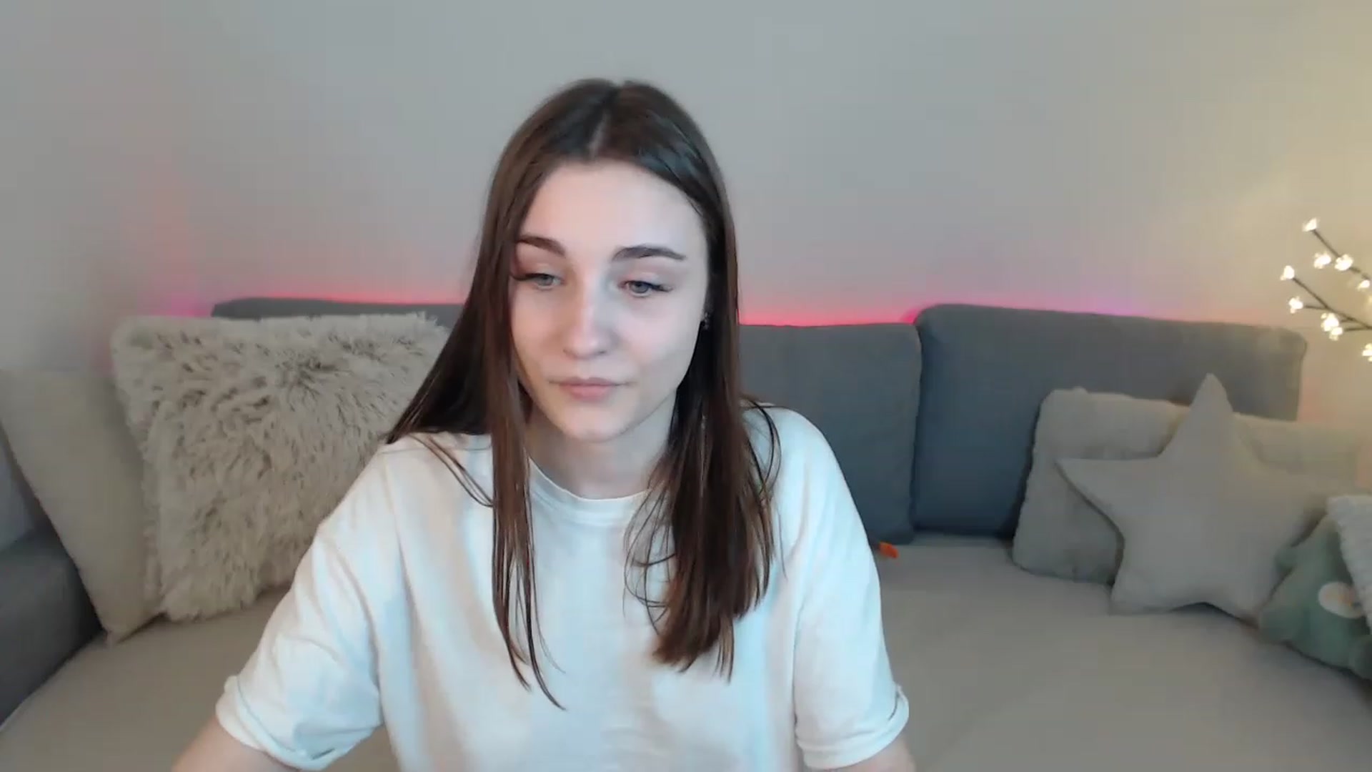 Gallery image thumbnail from LaneyGrey's myfreecams stream on, 04/04/2023, 13:49 image 3 of 20