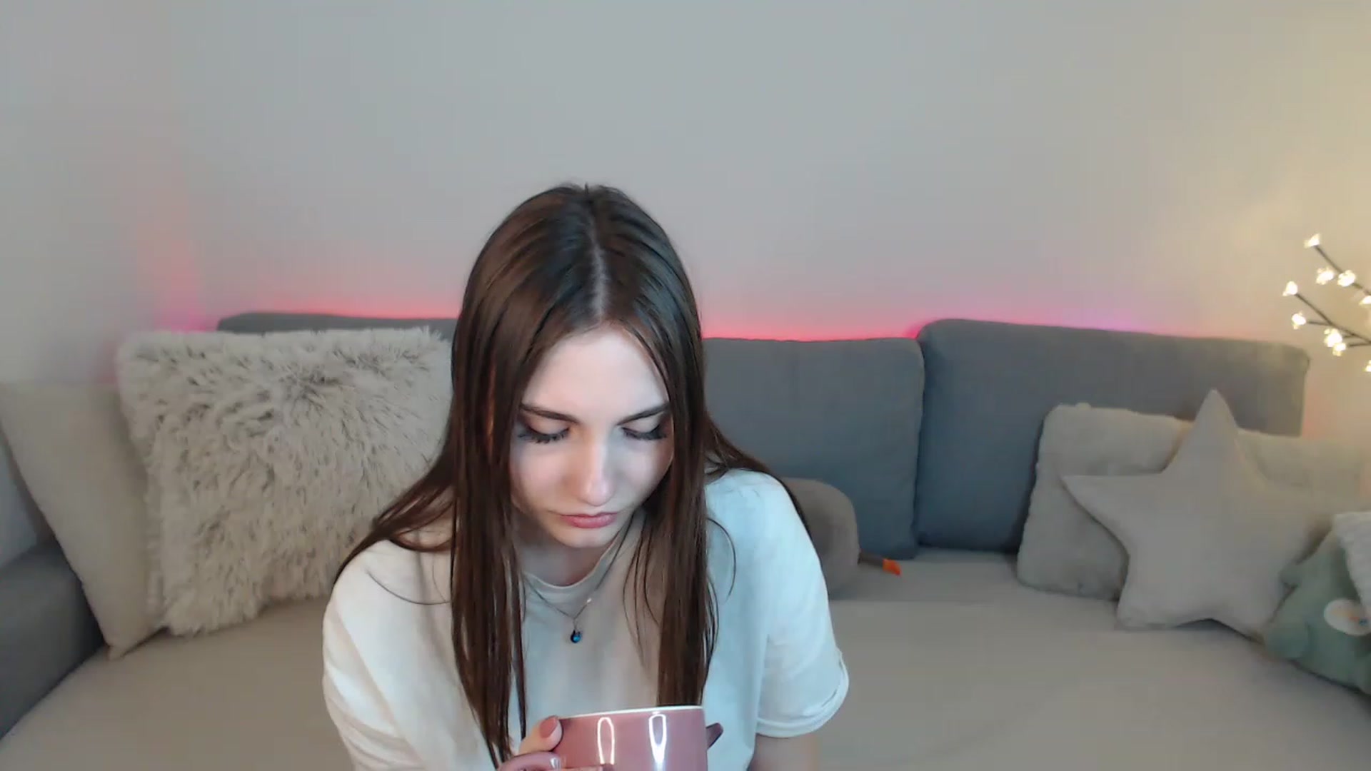 Gallery image thumbnail from LaneyGrey's myfreecams stream on, 04/04/2023, 13:49 image 14 of 20