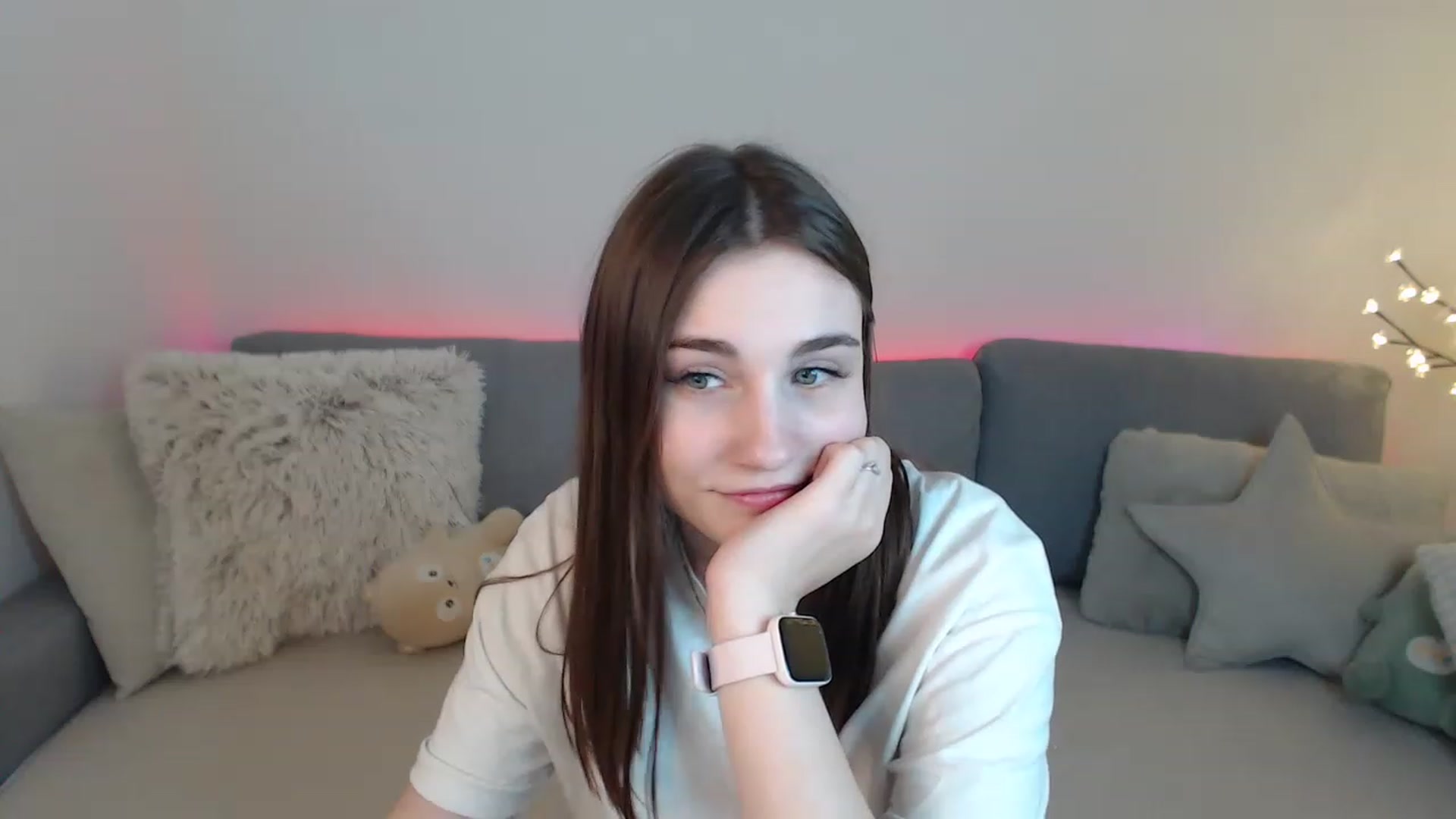 Gallery image thumbnail from LaneyGrey's myfreecams stream on, 04/04/2023, 13:49 image 10 of 20