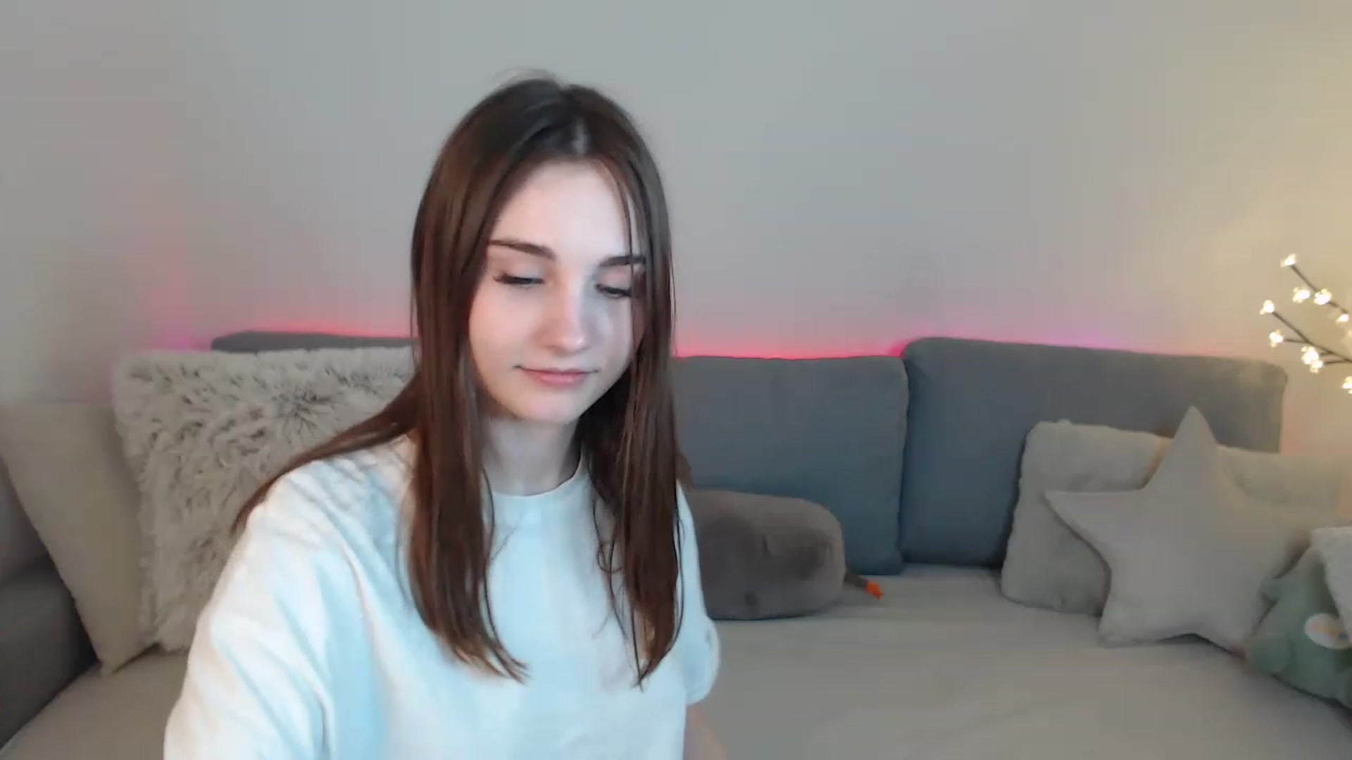 Gallery image thumbnail from LaneyGrey's myfreecams stream on, 04/04/2023, 13:49 image 16 of 20