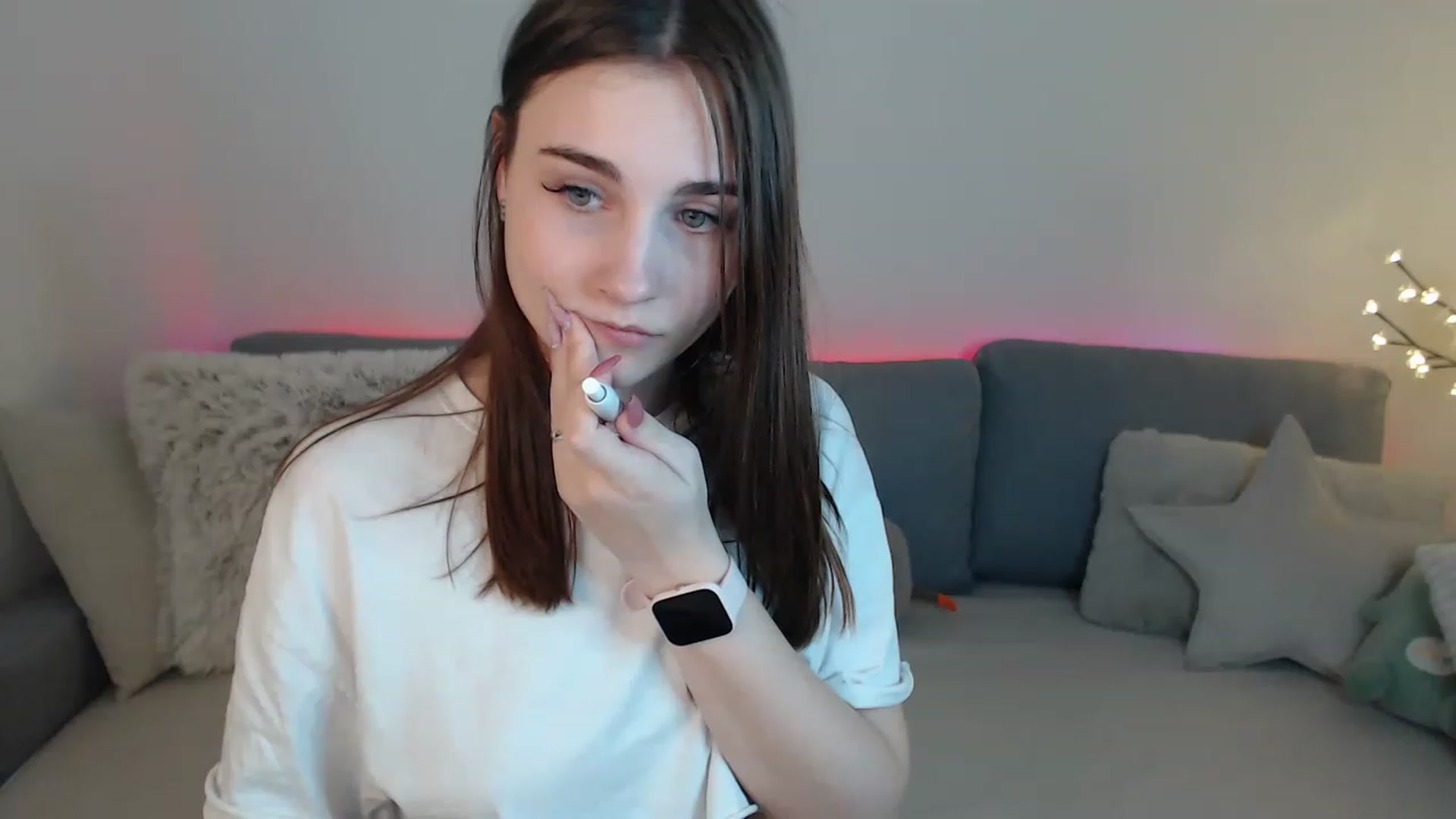 Gallery image thumbnail from LaneyGrey's myfreecams stream on, 04/04/2023, 13:49 image 8 of 20