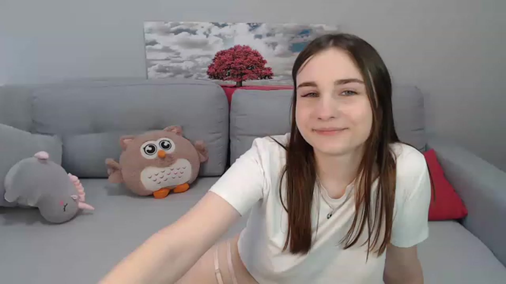 Gallery image thumbnail from LaneyGrey's myfreecams stream on, 05/05/2023, 10:38 image 17 of 20