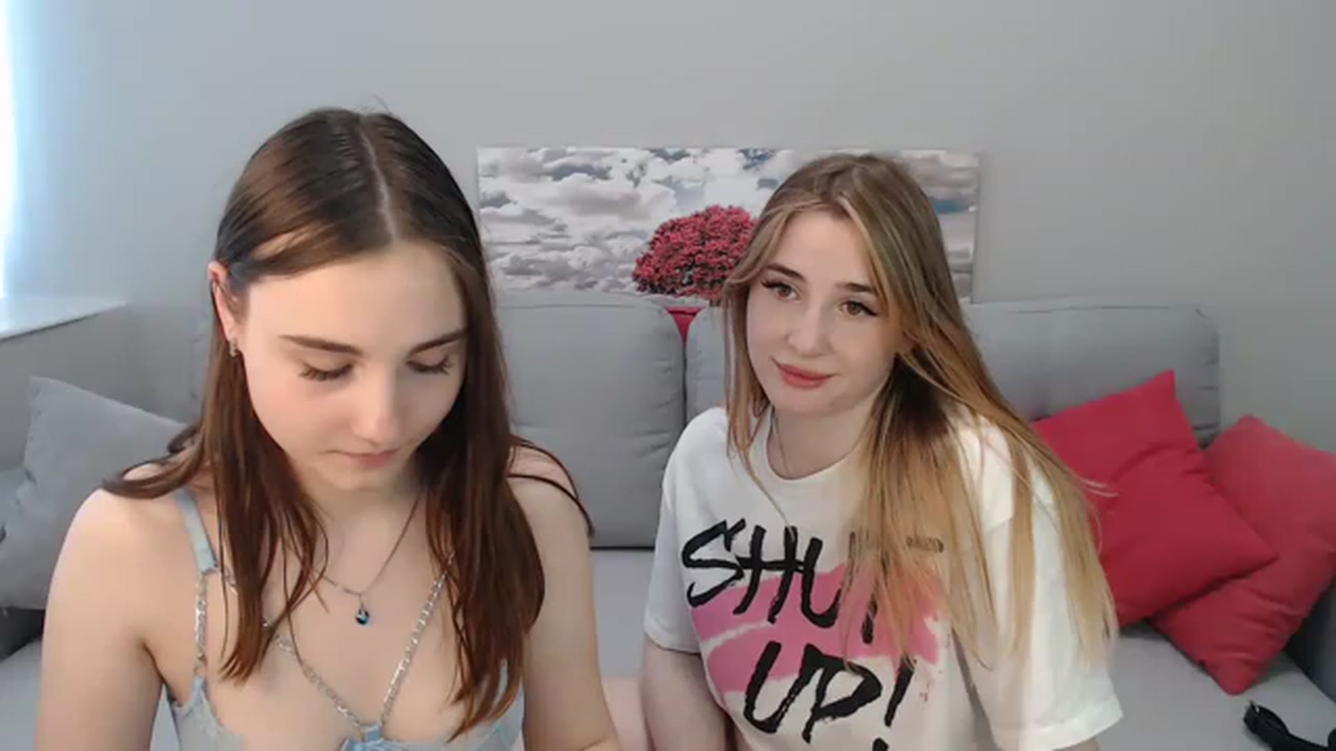 Gallery image thumbnail from LaneyGrey's myfreecams stream on, 05/06/2023, 13:26 image 9 of 20
