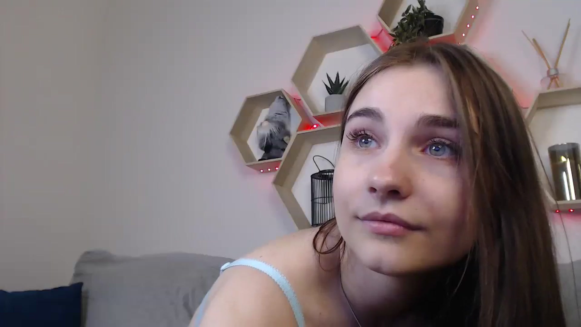 Gallery image thumbnail from LaneyGrey's myfreecams stream on, 08/05/2023, 11:24 image 4 of 20