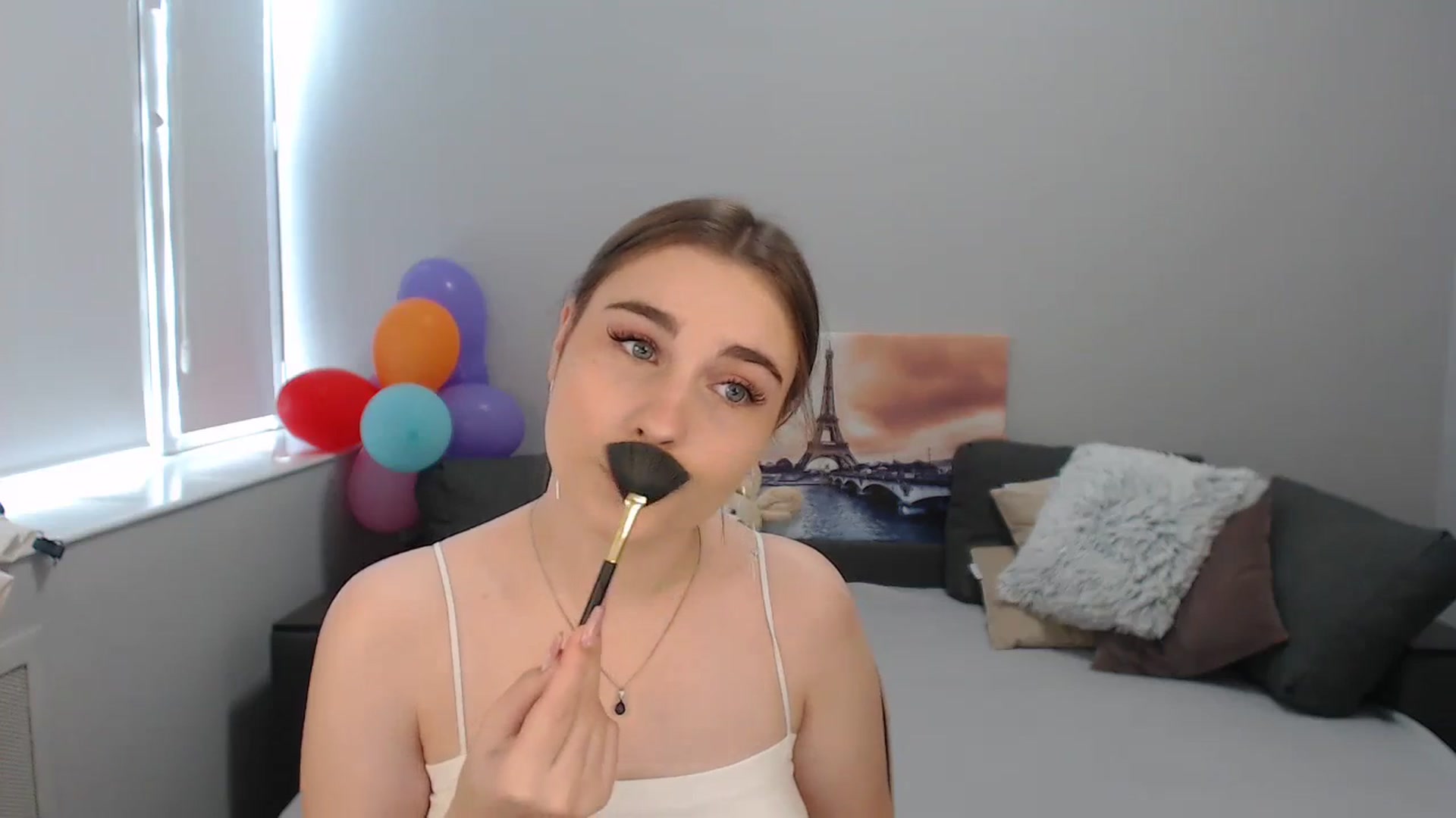 Gallery image thumbnail from LaneyGrey's myfreecams stream on, 11/10/2023, 09:34 image 3 of 20