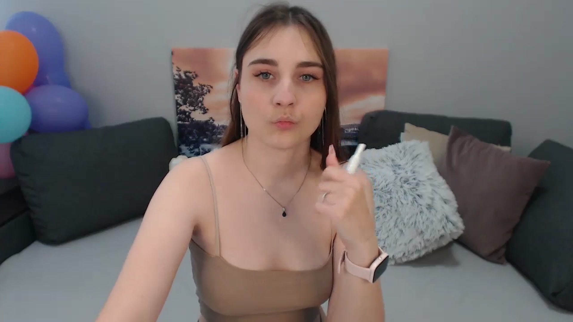 Gallery image thumbnail from LaneyGrey's myfreecams stream on, 11/13/2023, 12:31 image 16 of 20