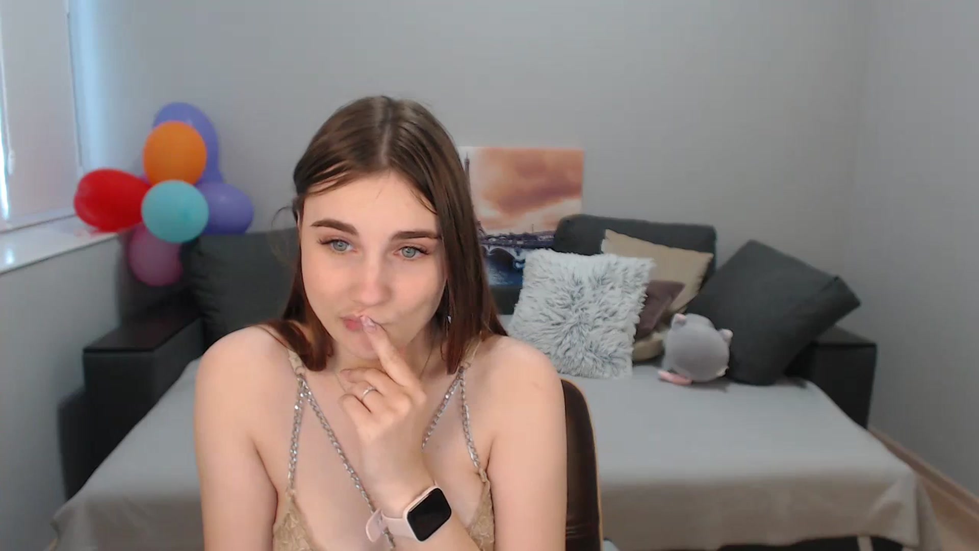 Gallery image thumbnail from LaneyGrey's myfreecams stream on, 11/15/2023, 11:11 image 9 of 20