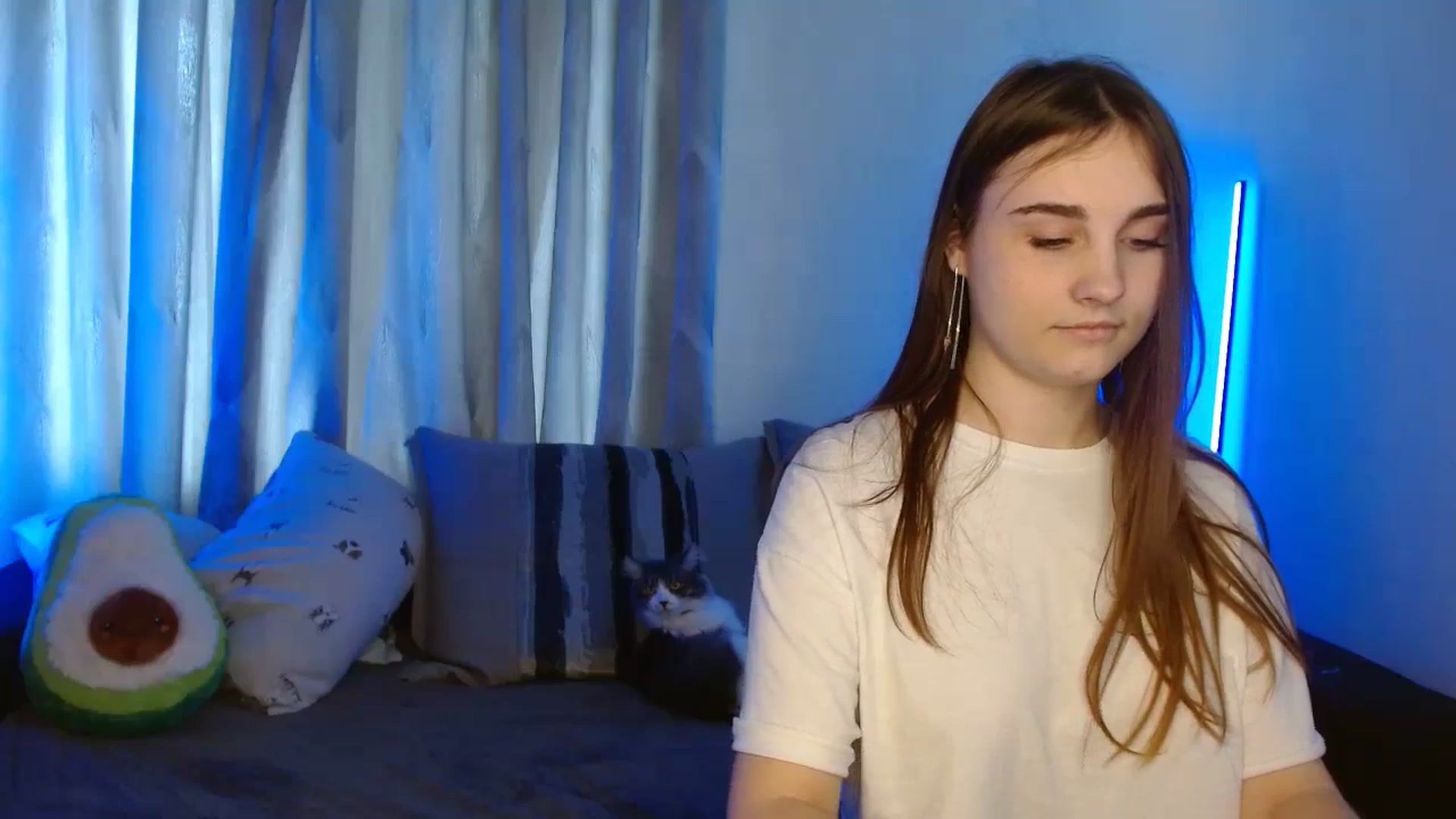 Gallery image thumbnail from LaneyGrey's myfreecams stream on, 11/18/2023, 10:19 image 16 of 20