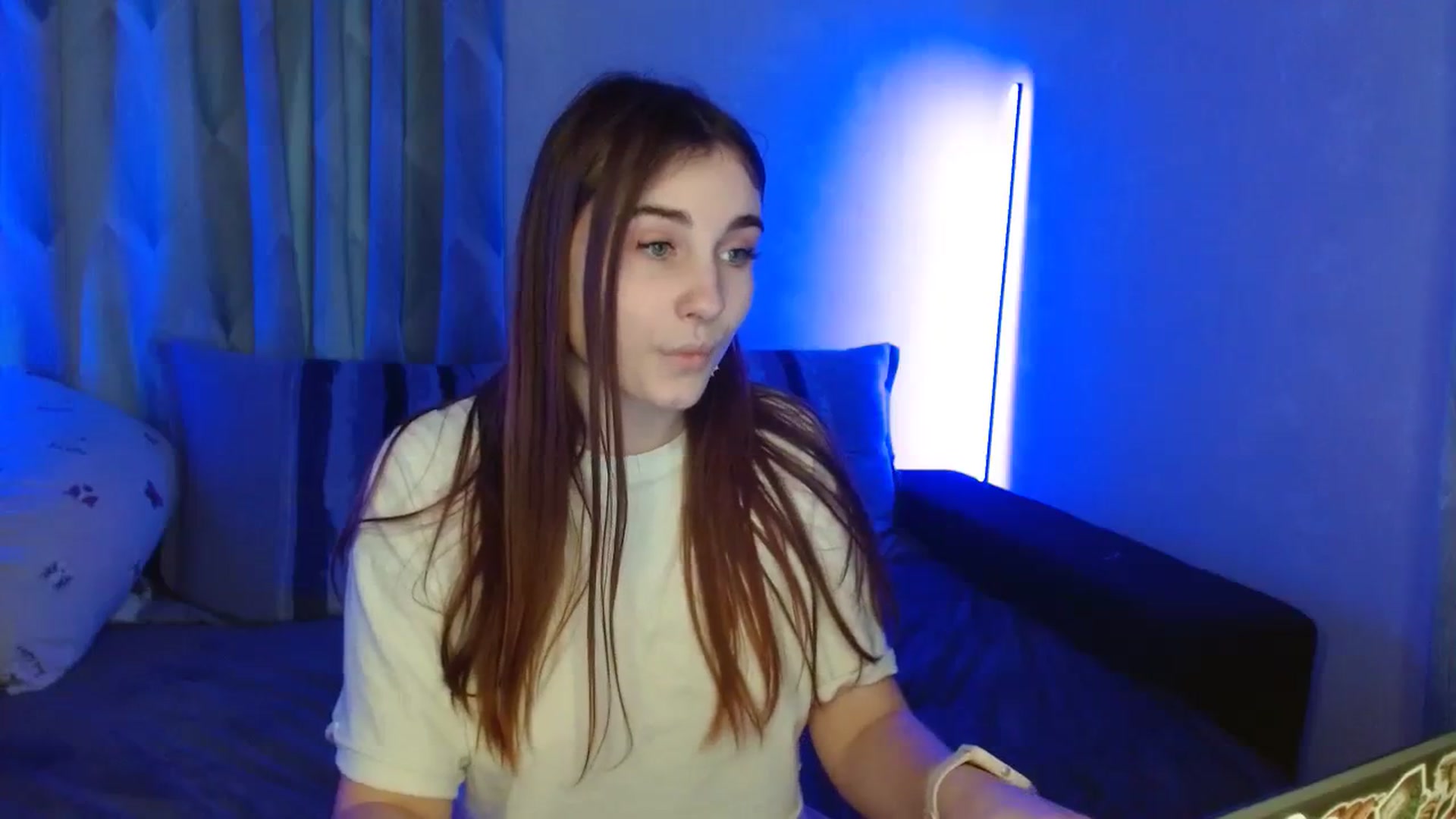 Gallery image thumbnail from LaneyGrey's myfreecams stream on, 11/18/2023, 13:42 image 7 of 20