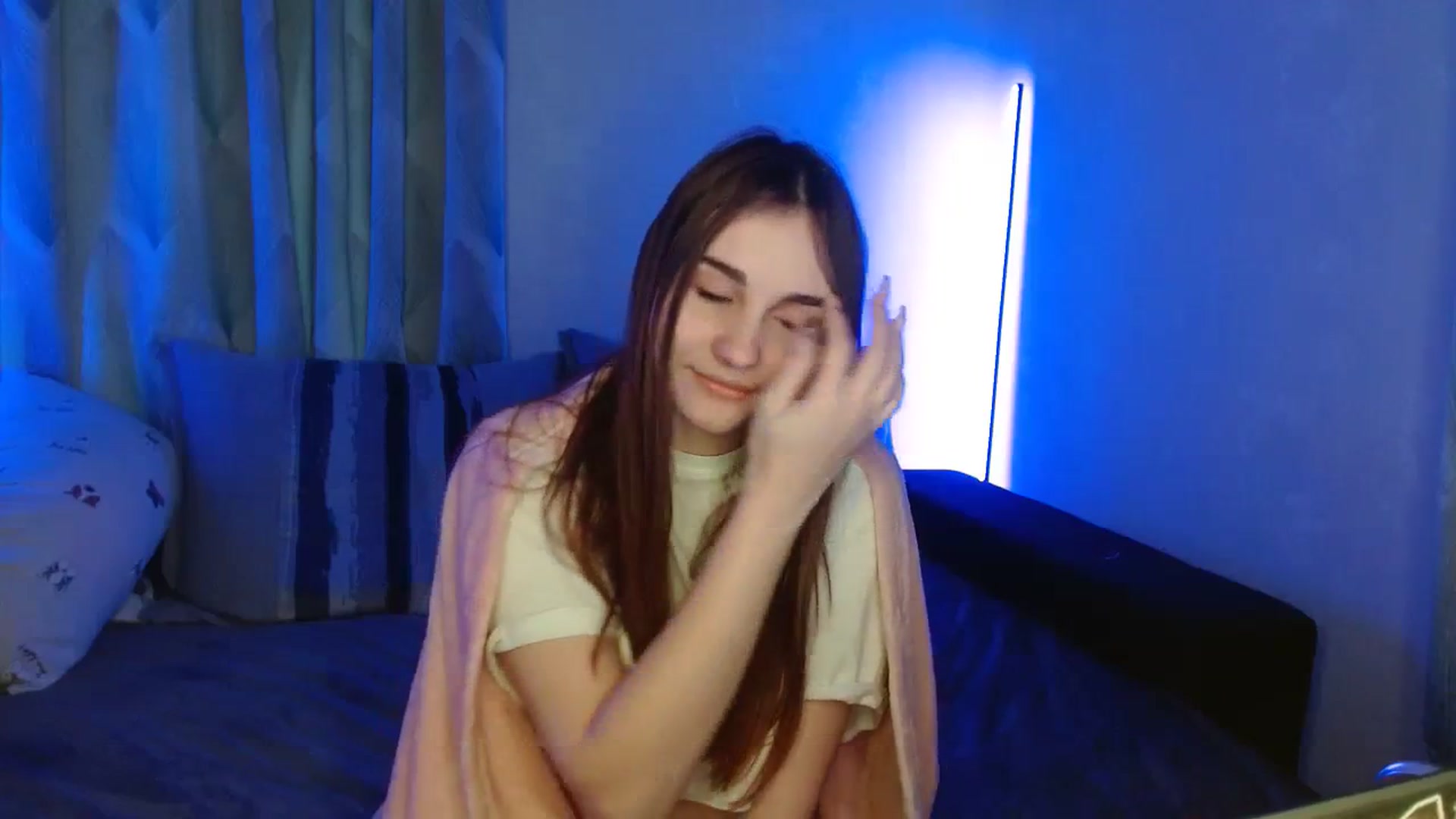 Gallery image thumbnail from LaneyGrey's myfreecams stream on, 11/18/2023, 13:42 image 15 of 20