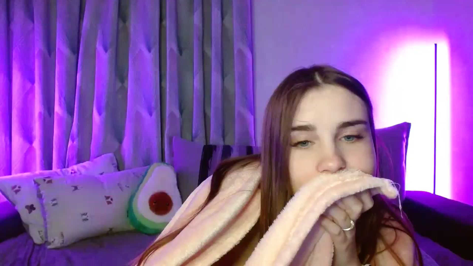 Gallery image thumbnail from LaneyGrey's myfreecams stream on, 11/19/2023, 14:59 image 1 of 20