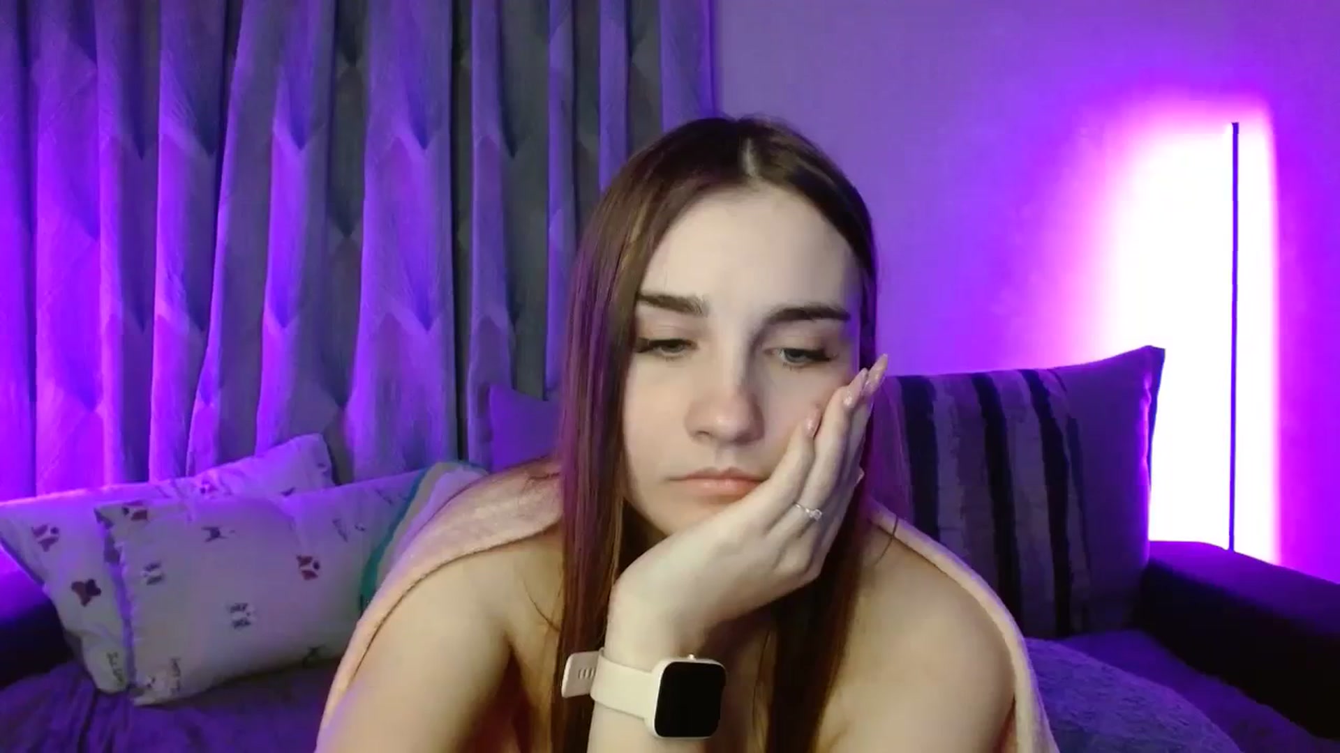 Gallery image thumbnail from LaneyGrey's myfreecams stream on, 11/19/2023, 14:59 image 11 of 20