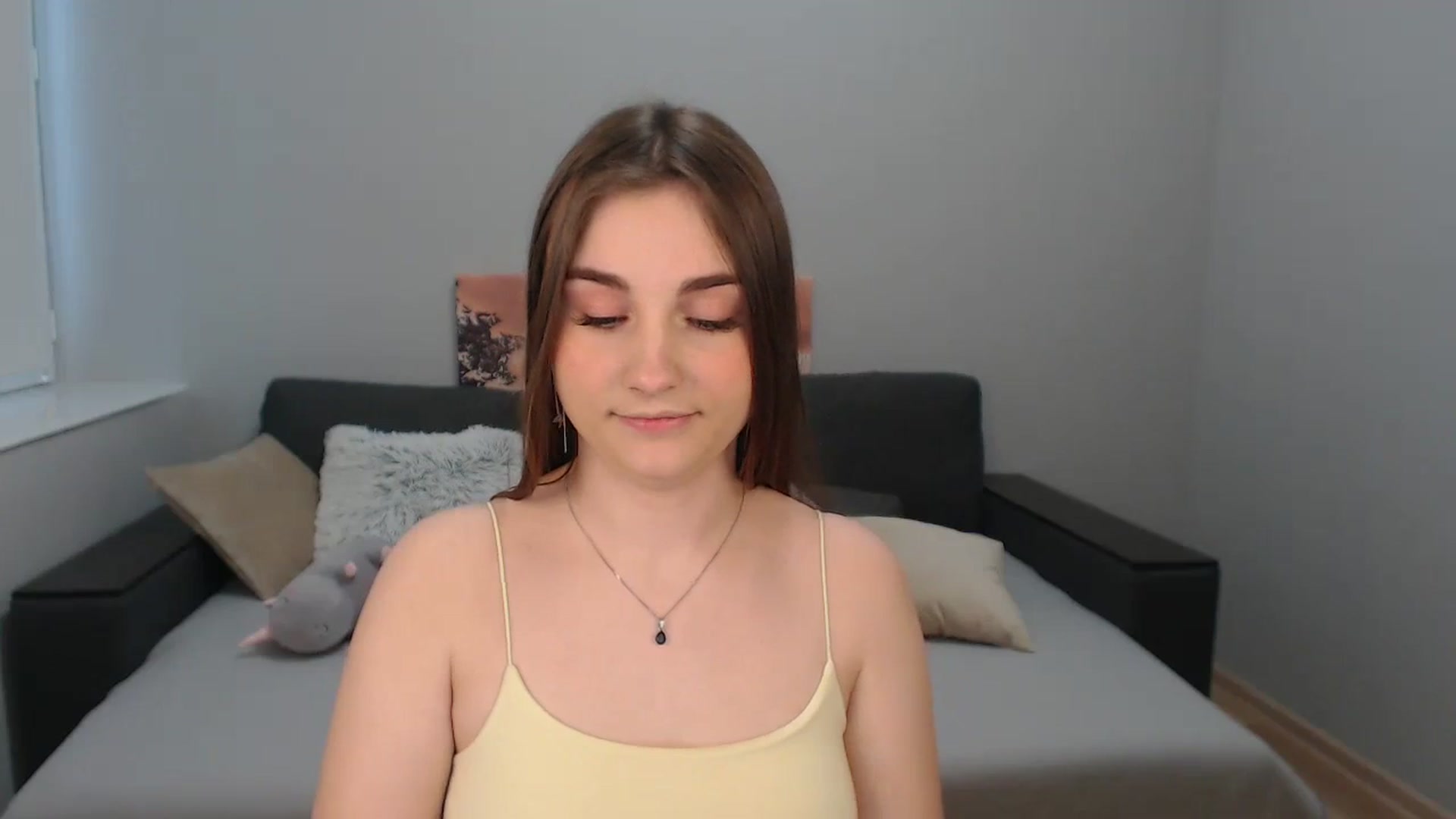 Gallery image thumbnail from LaneyGrey's myfreecams stream on, 12/08/2023, 11:25 image 2 of 20