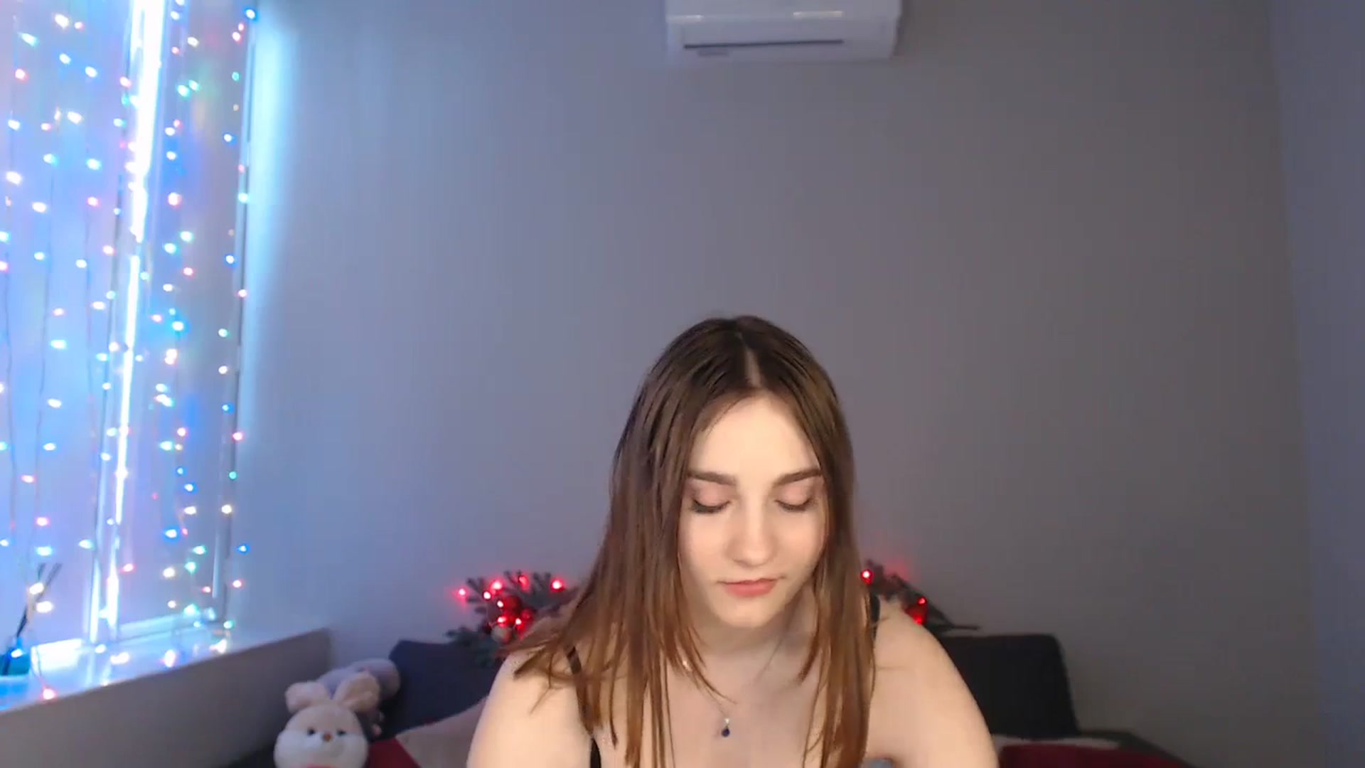 Gallery image thumbnail from LaneyGrey's myfreecams stream on, 12/20/2023, 10:21 image 7 of 20