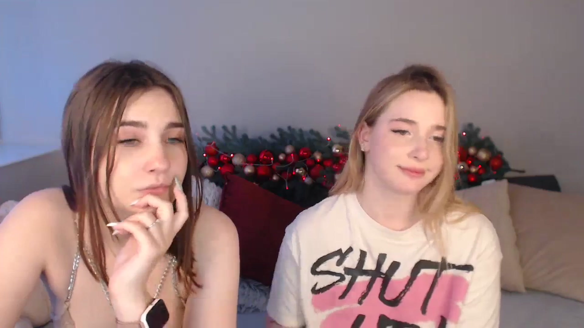 Gallery image thumbnail from LaneyGrey's myfreecams stream on, 12/27/2023, 14:04 image 15 of 20