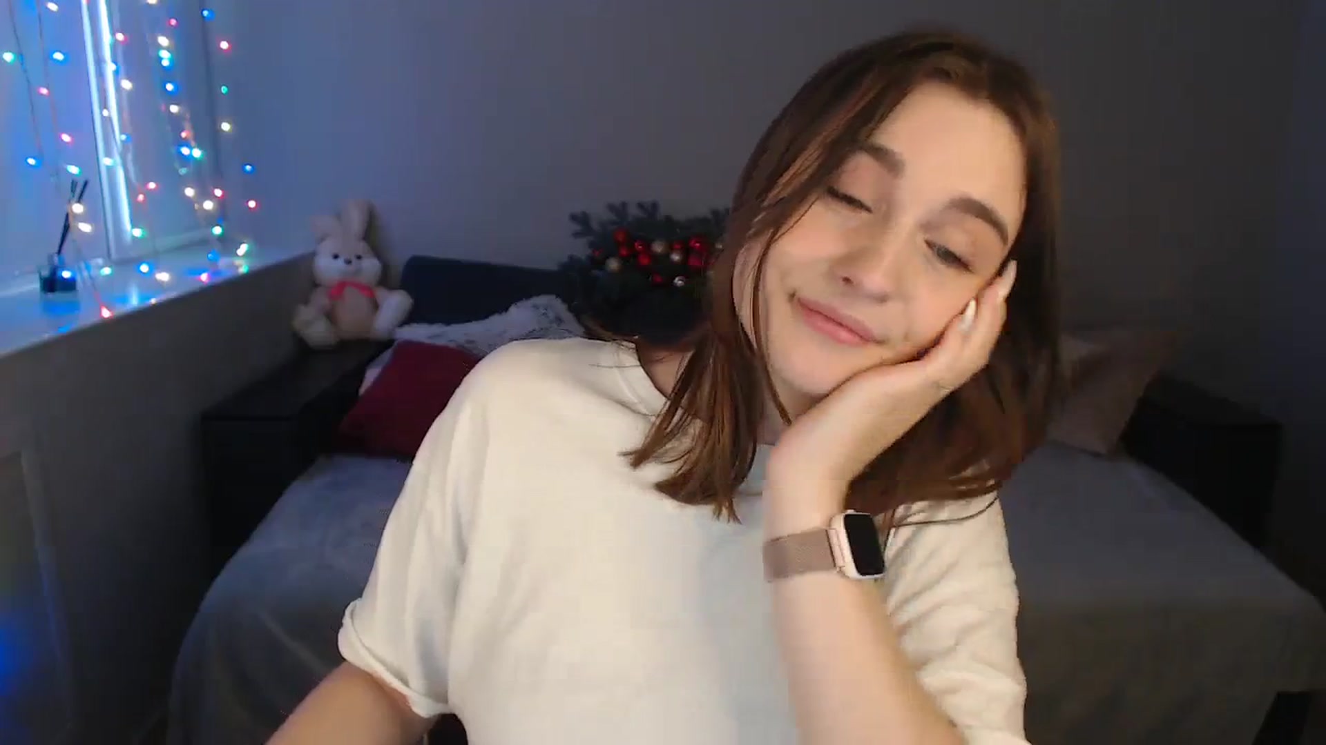 Gallery image thumbnail from LaneyGrey's myfreecams stream on, 01/08/2024, 10:35 image 17 of 20