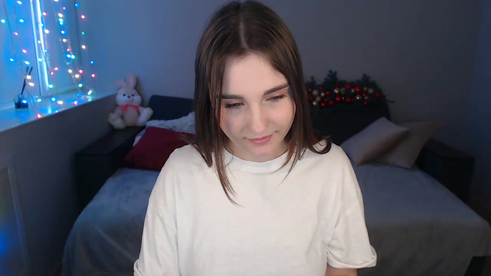 Gallery image thumbnail from LaneyGrey's myfreecams stream on, 01/08/2024, 10:35 image 18 of 20