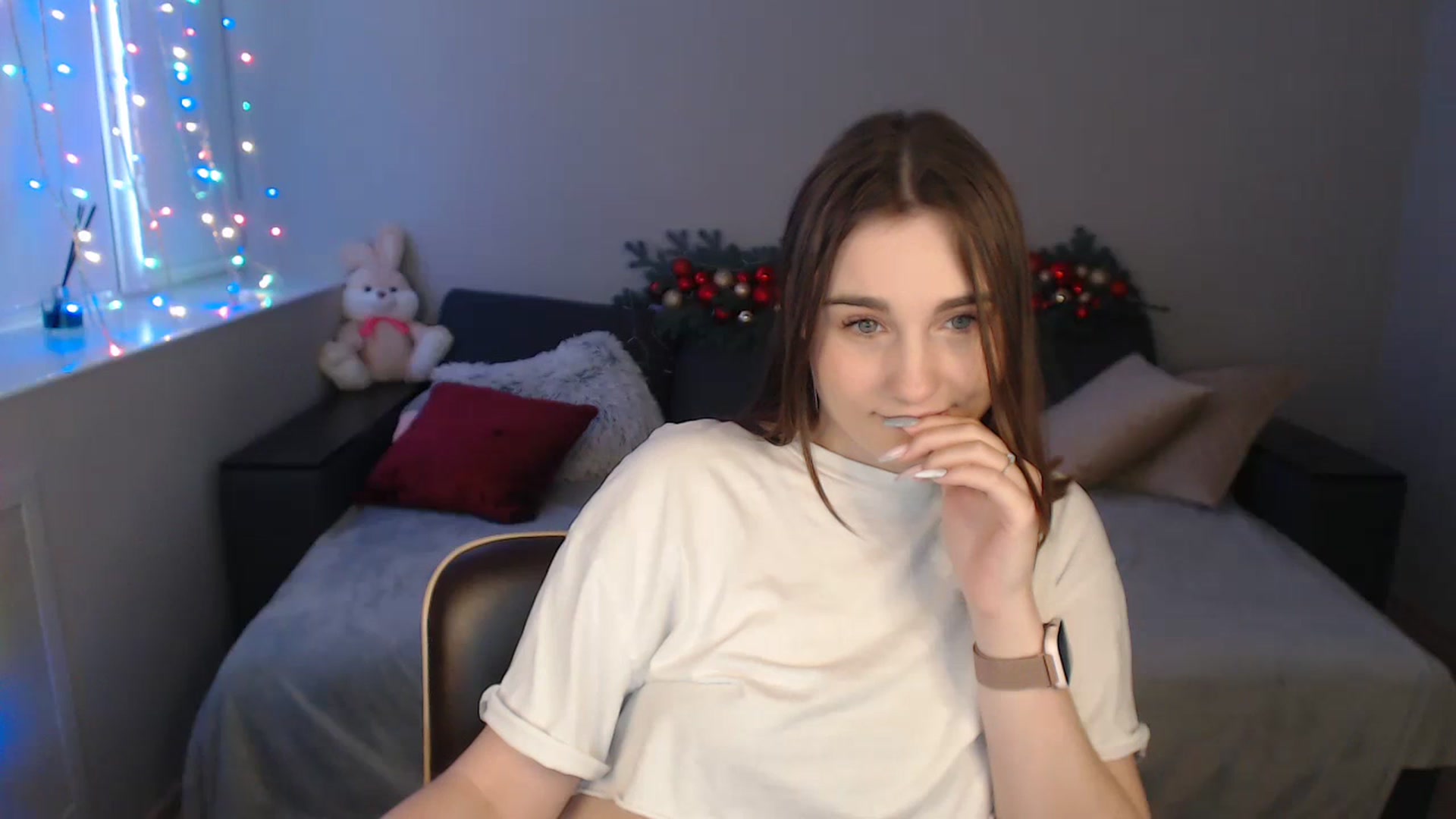 Gallery image thumbnail from LaneyGrey's myfreecams stream on, 01/08/2024, 10:35 image 6 of 20