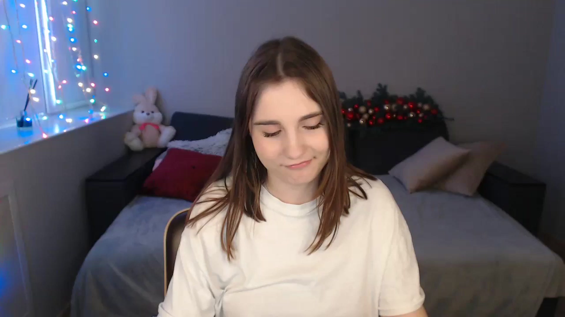 Gallery image thumbnail from LaneyGrey's myfreecams stream on, 01/08/2024, 10:35 image 1 of 20