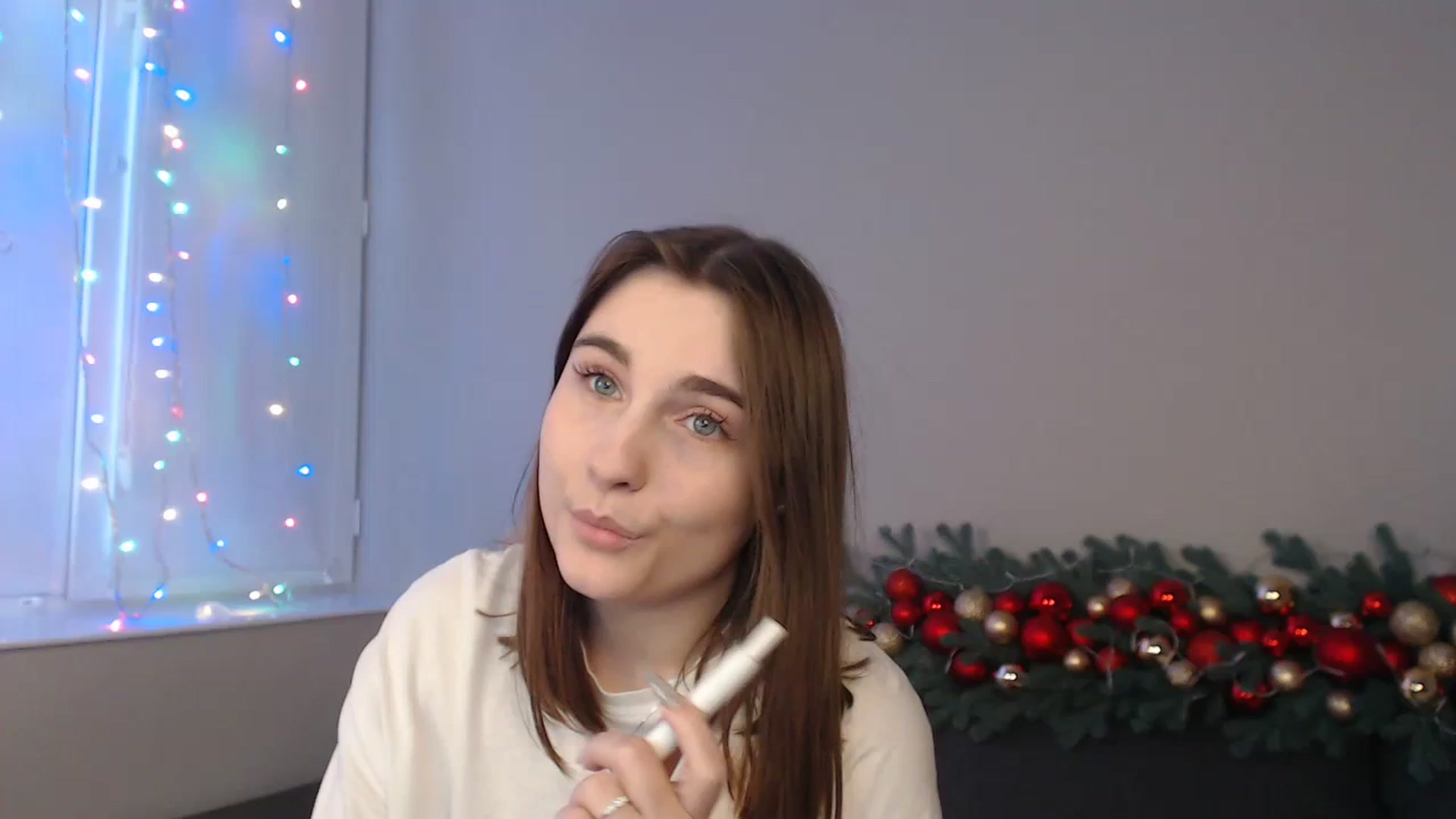 Gallery image thumbnail from LaneyGrey's myfreecams stream on, 01/08/2024, 12:06 image 1 of 20