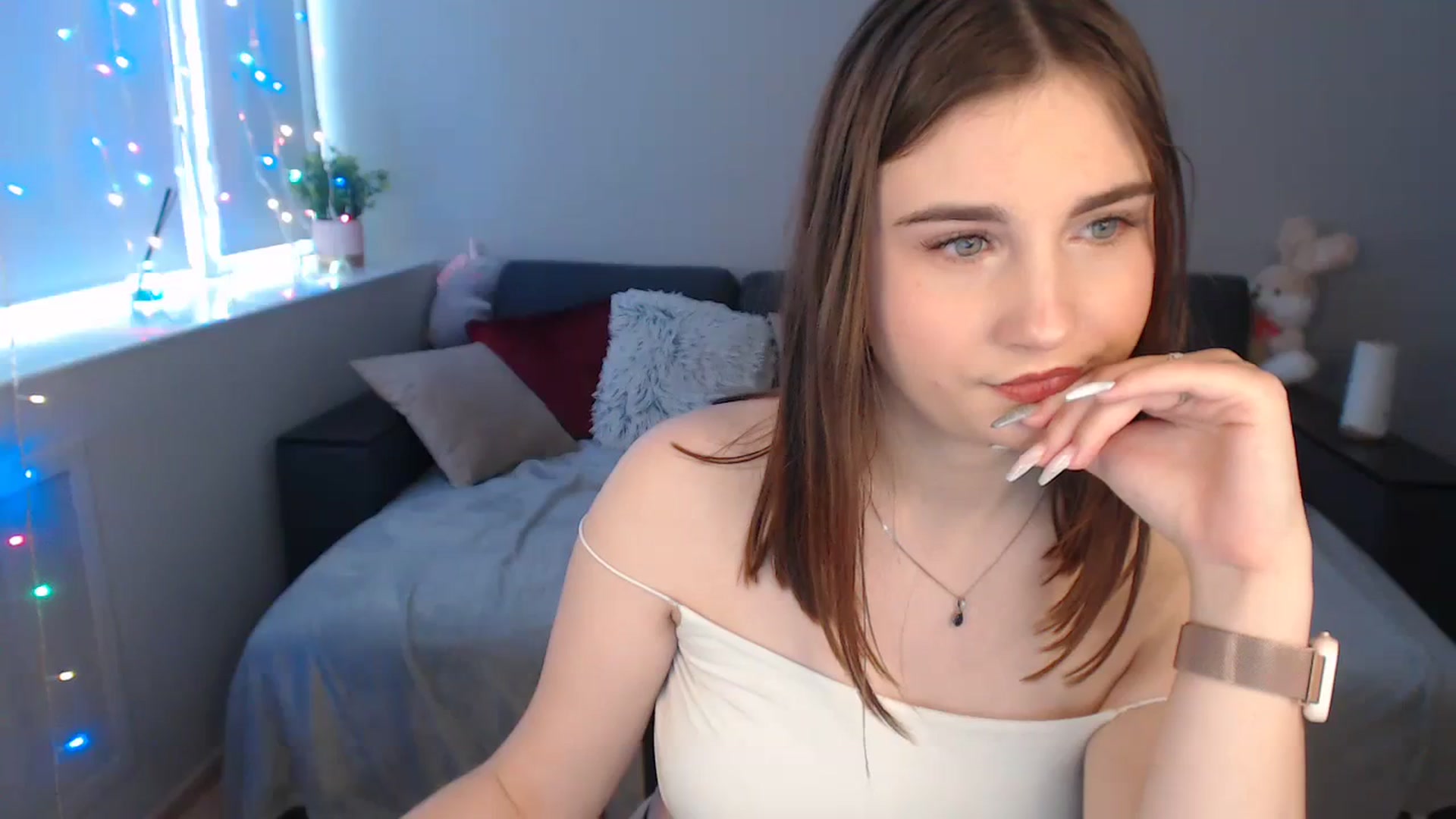 Gallery image thumbnail from LaneyGrey's myfreecams stream on, 01/24/2024, 10:51 image 16 of 20