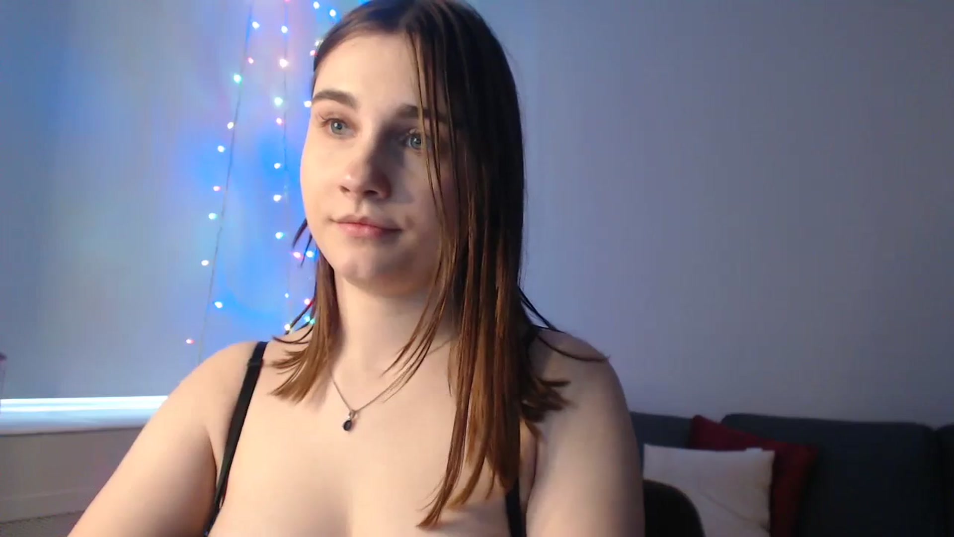 Gallery image thumbnail from LaneyGrey's myfreecams stream on, 02/04/2024, 12:10 image 16 of 20