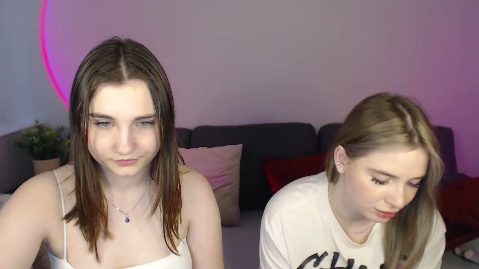 Gallery image thumbnail from LaneyGrey's myfreecams stream on, 03/20/2024, 15:00 image 1 of 20