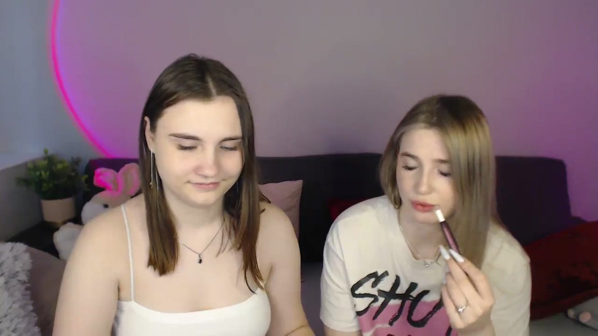 Gallery image thumbnail from LaneyGrey's myfreecams stream on, 03/20/2024, 15:00 image 5 of 20