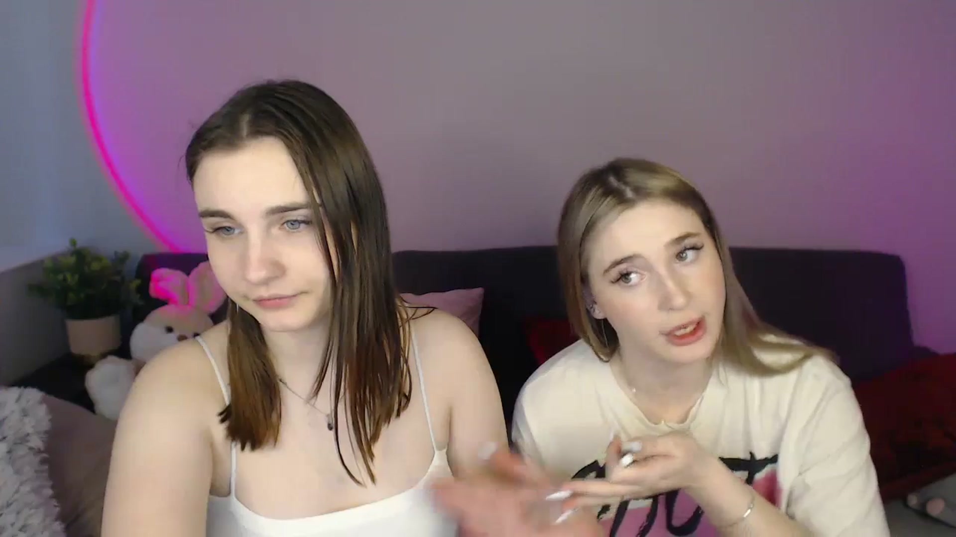Gallery image thumbnail from LaneyGrey's myfreecams stream on, 03/20/2024, 15:00 image 3 of 20