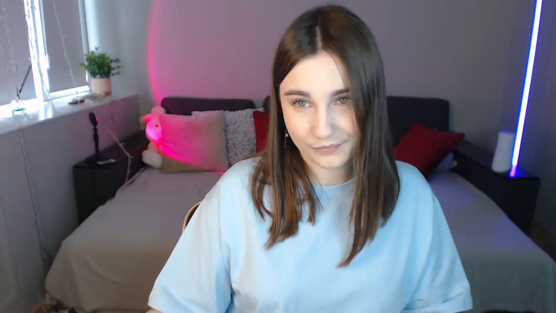 Gallery image thumbnail from LaneyGrey's myfreecams stream on, 04/05/2024, 08:31 image 8 of 20