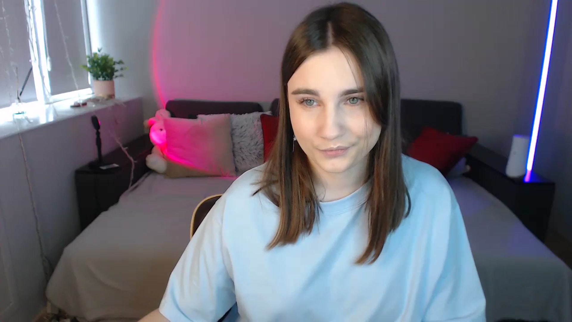 Gallery image thumbnail from LaneyGrey's myfreecams stream on, 04/05/2024, 08:31 image 4 of 20
