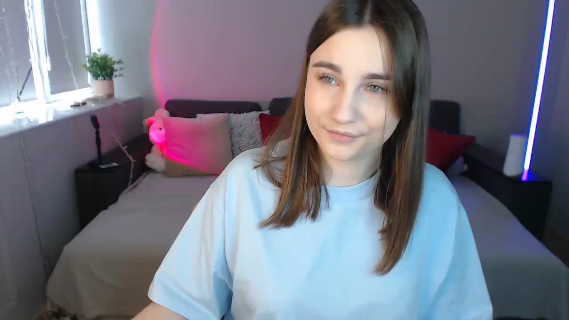 Gallery image thumbnail from LaneyGrey's myfreecams stream on, 04/05/2024, 08:31 image 3 of 20
