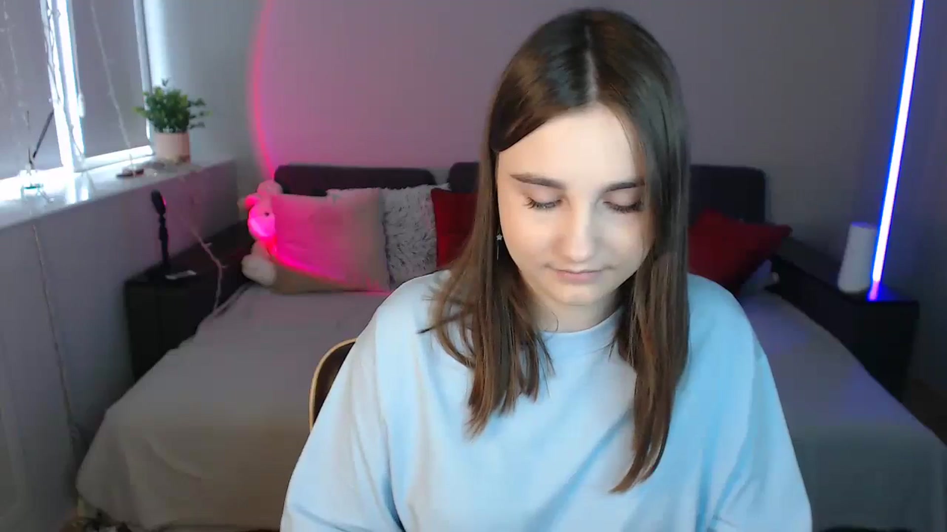 Gallery image thumbnail from LaneyGrey's myfreecams stream on, 04/05/2024, 08:31 image 5 of 20