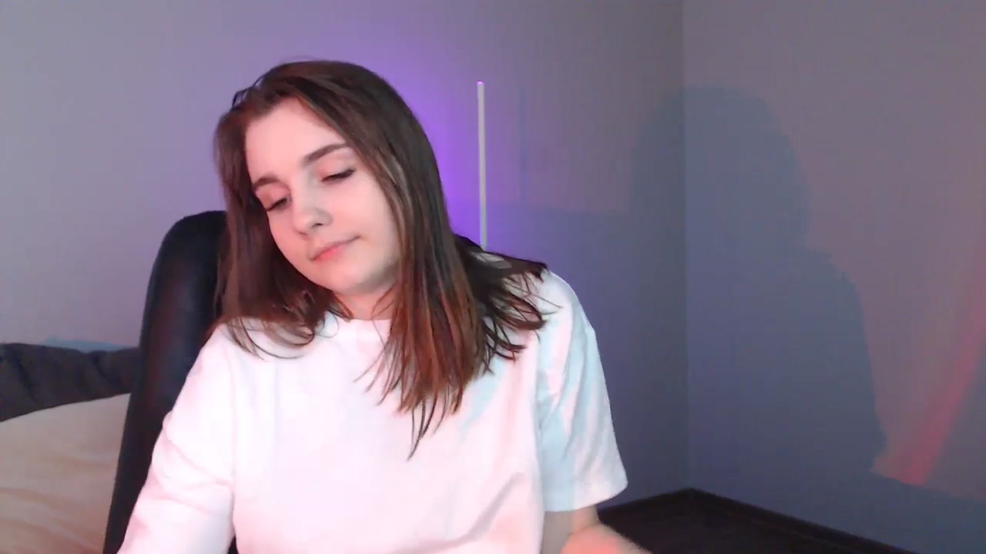 Gallery image thumbnail from LaneyGrey's myfreecams stream on, 04/14/2024, 13:28 image 20 of 20