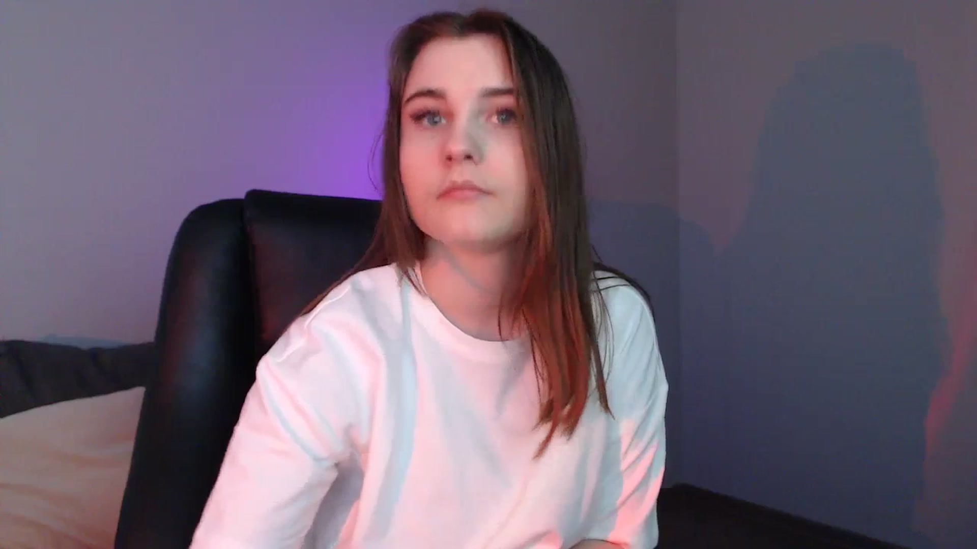 Gallery image thumbnail from LaneyGrey's myfreecams stream on, 04/14/2024, 13:28 image 19 of 20