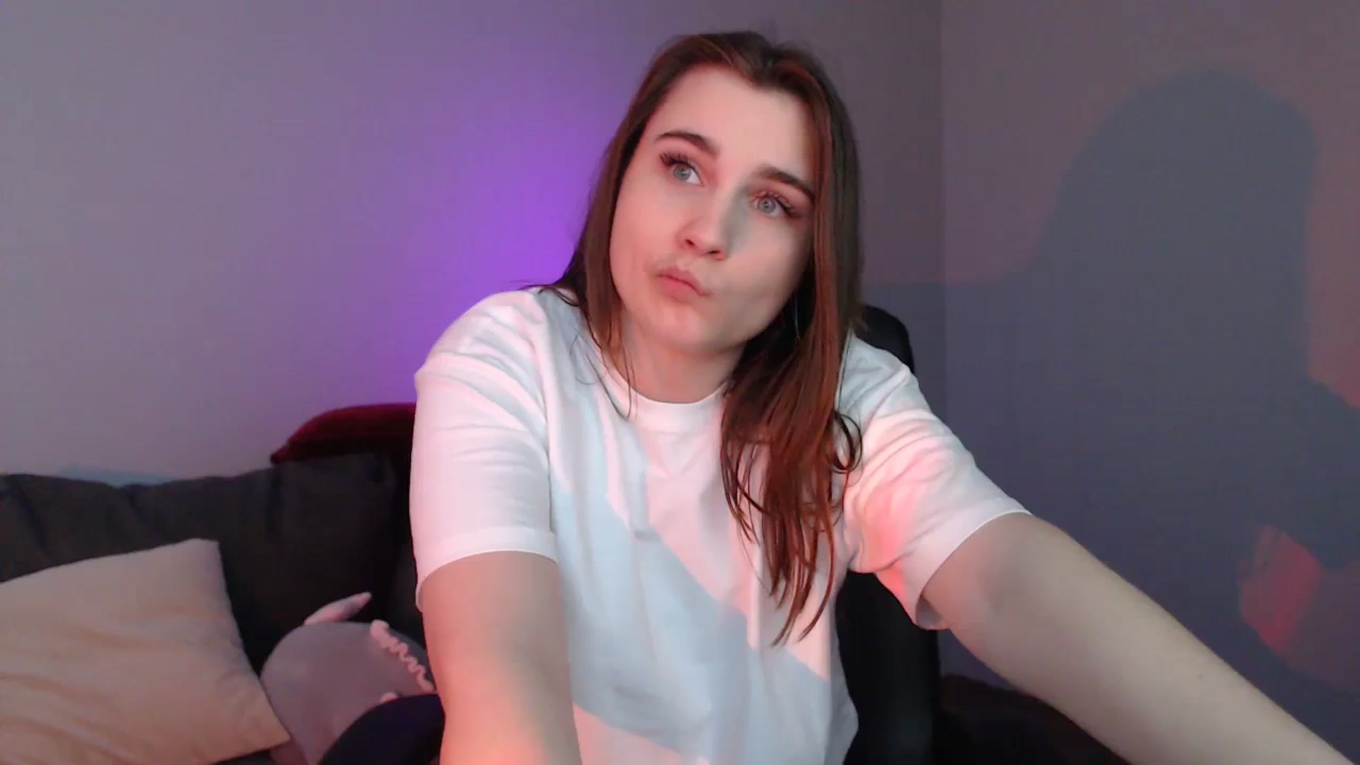 Gallery image thumbnail from LaneyGrey's myfreecams stream on, 04/14/2024, 13:28 image 18 of 20