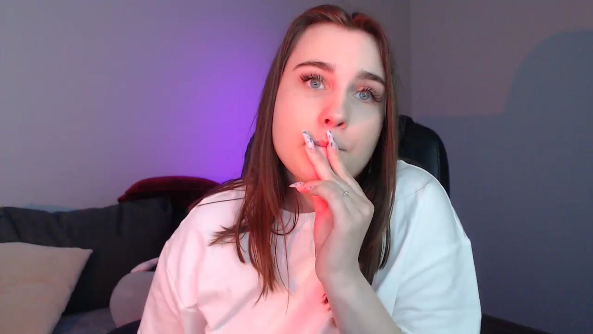 Gallery image thumbnail from LaneyGrey's myfreecams stream on, 04/14/2024, 13:28 image 13 of 20