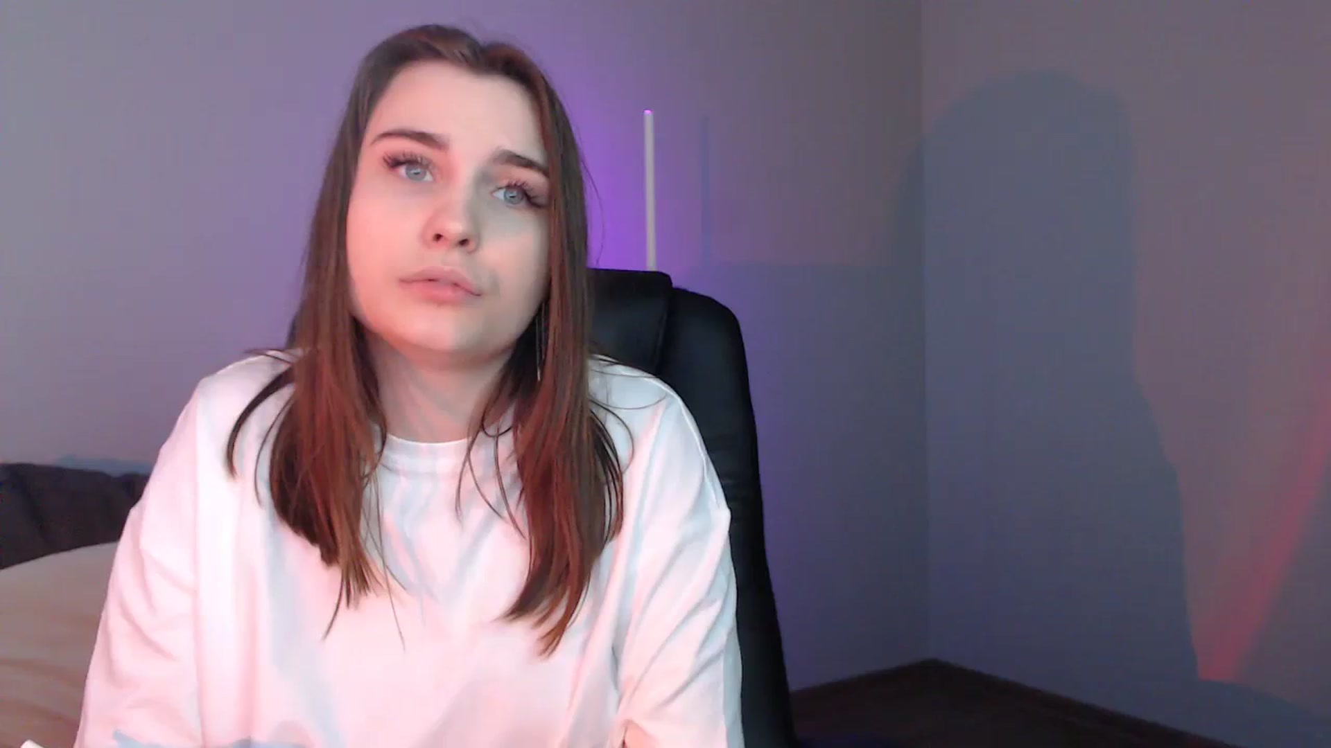 Gallery image thumbnail from LaneyGrey's myfreecams stream on, 04/14/2024, 13:28 image 14 of 20