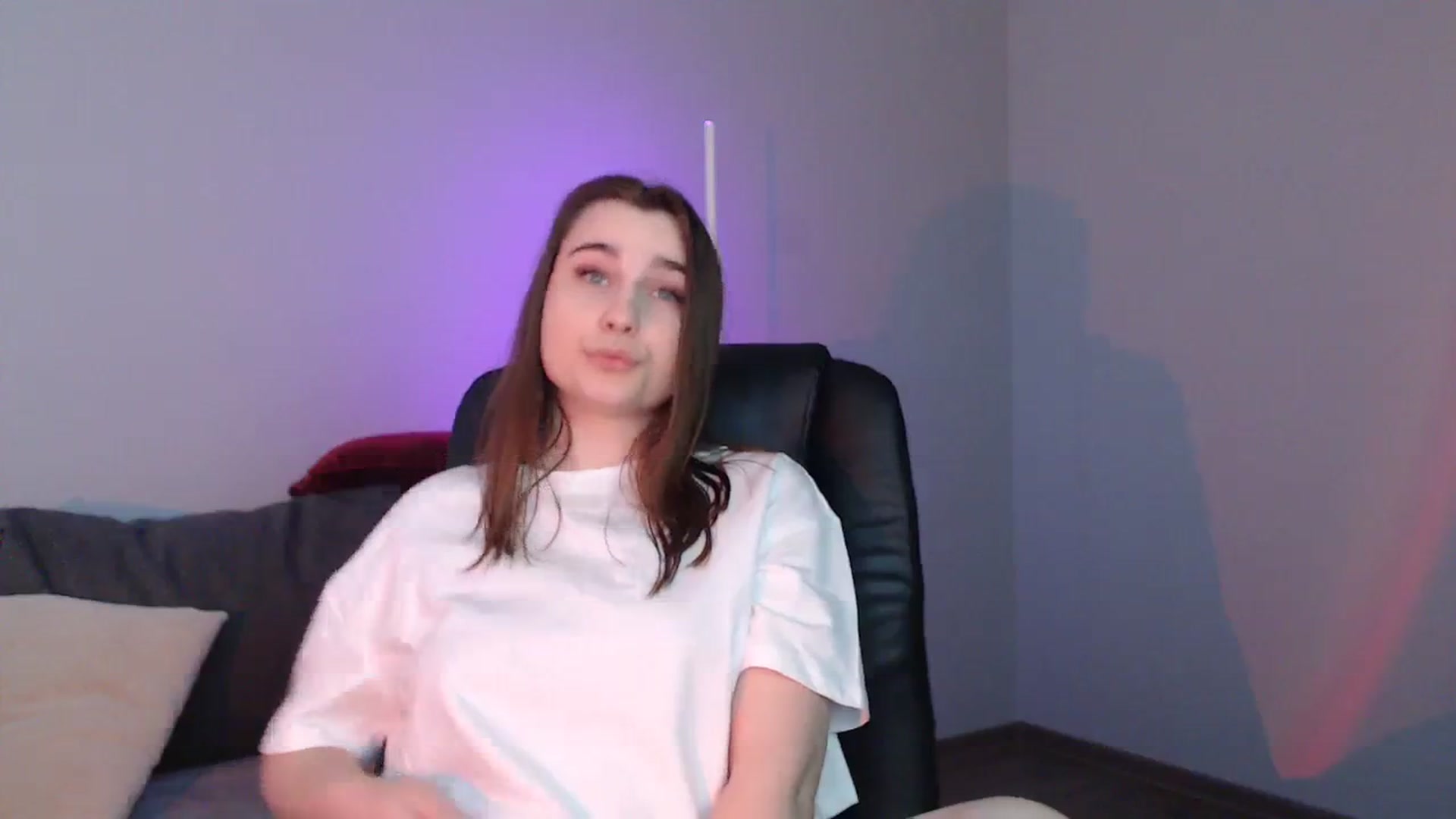Gallery image thumbnail from LaneyGrey's myfreecams stream on, 04/14/2024, 13:28 image 8 of 20