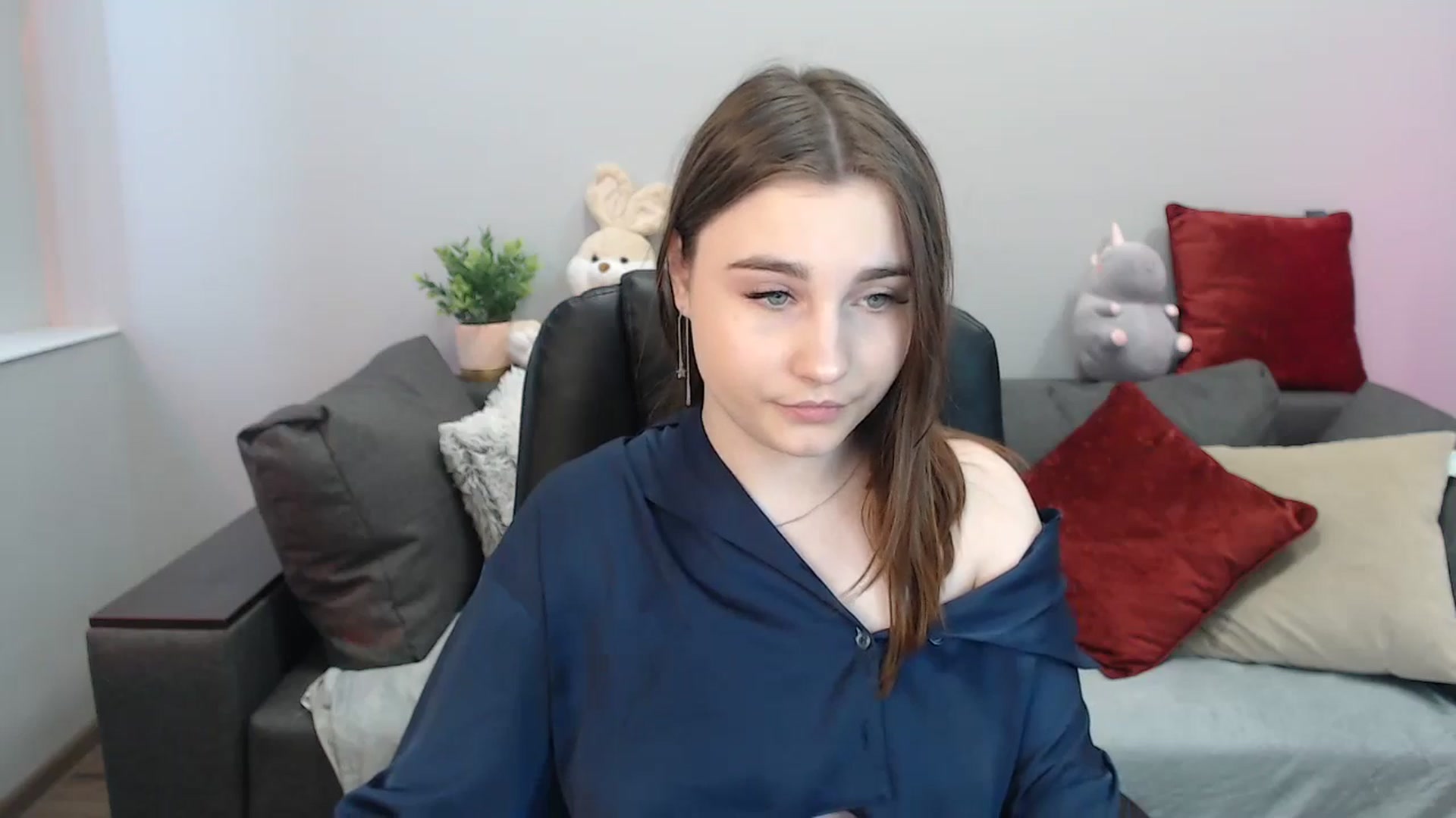 Gallery image thumbnail from LaneyGrey's myfreecams stream on, 04/16/2024, 09:20 image 17 of 20