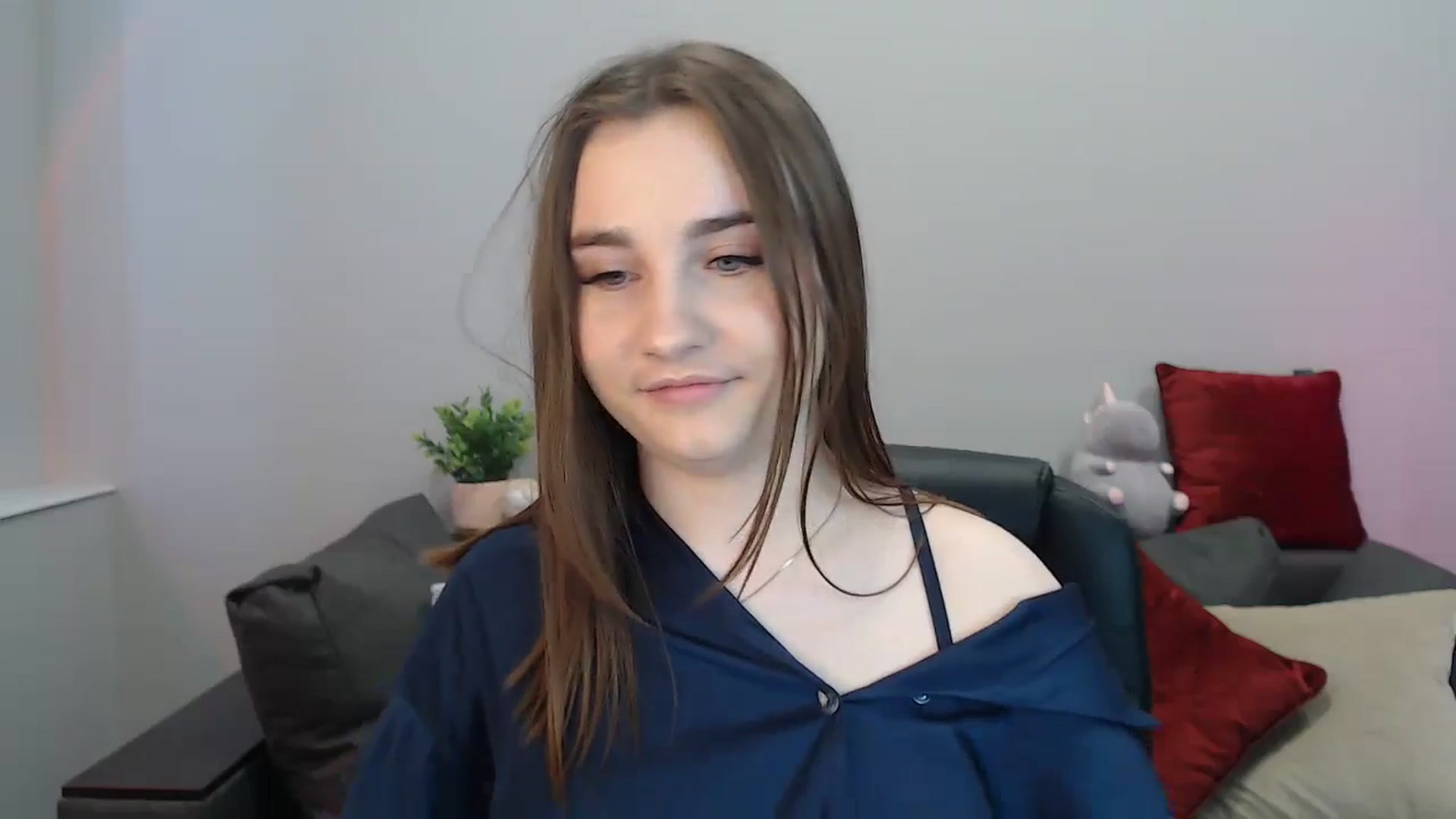 Gallery image thumbnail from LaneyGrey's myfreecams stream on, 04/16/2024, 09:20 image 3 of 20