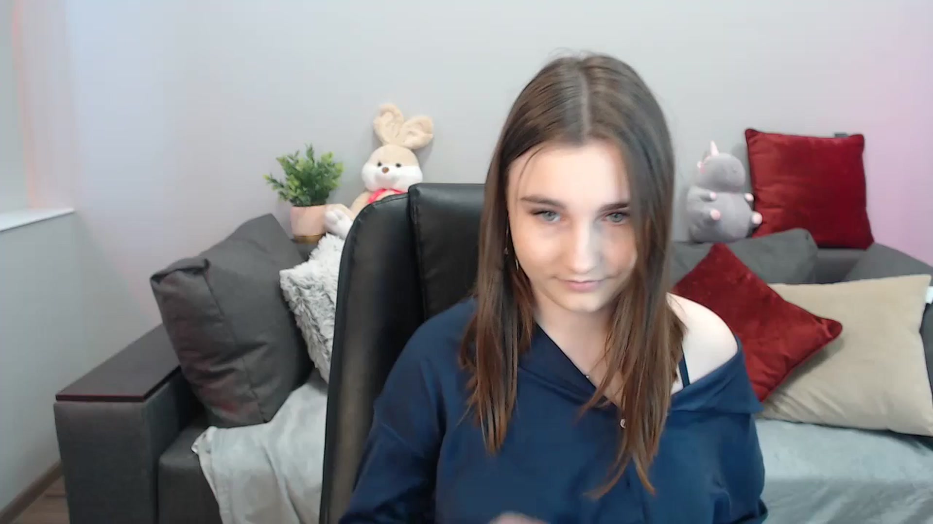 Gallery image thumbnail from LaneyGrey's myfreecams stream on, 04/16/2024, 09:20 image 1 of 20